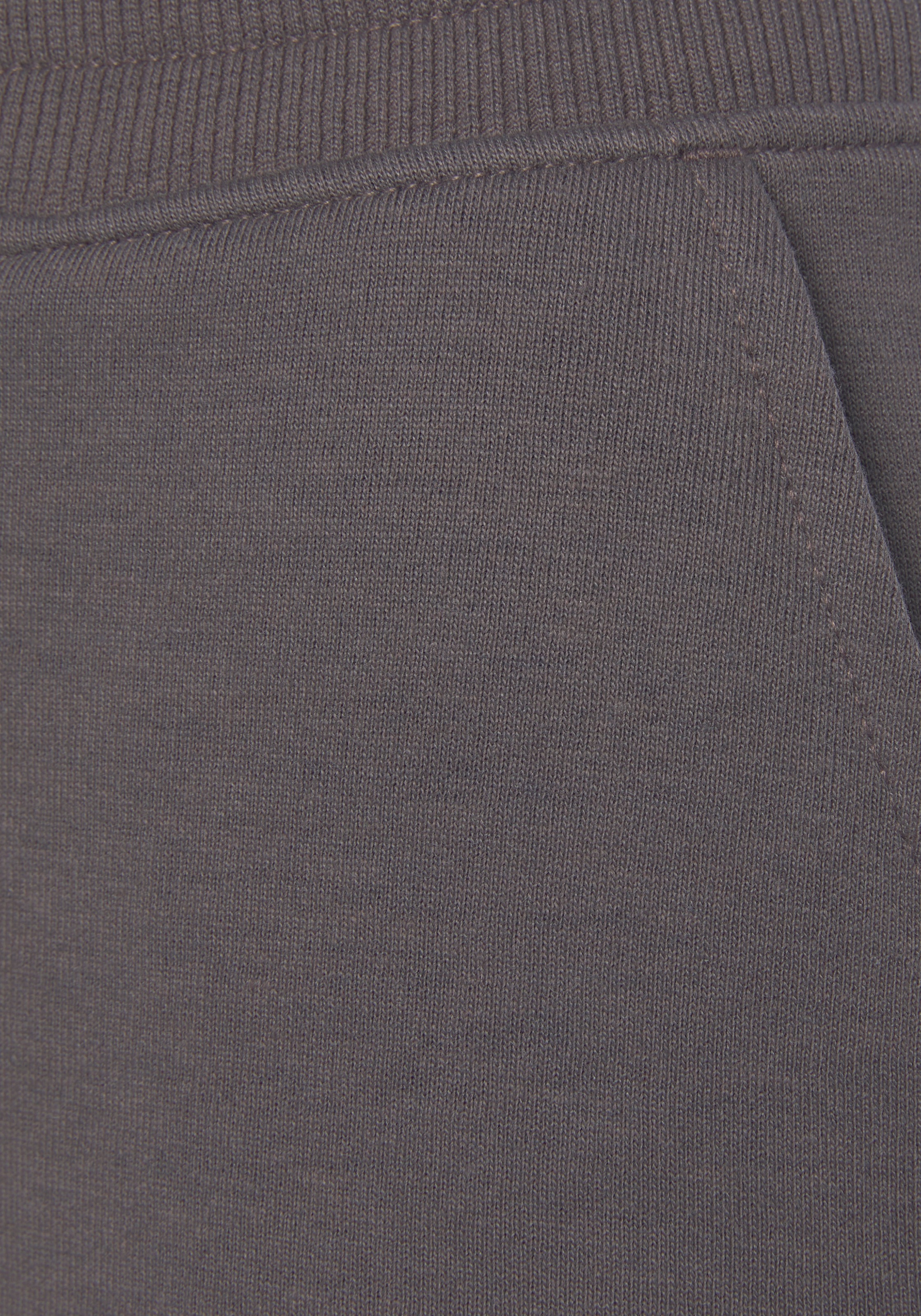 Bench. Loungewear Shorts  mit Logodruck und Stickerei