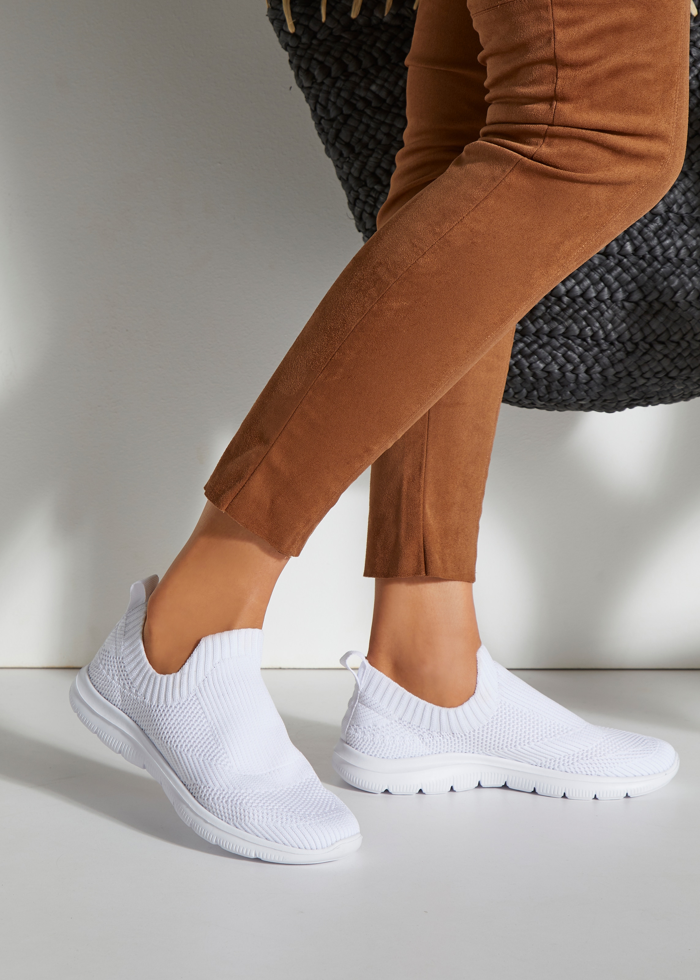 LASCANA Sneaker, Slip In's, Slipper, Halbschuh ultraleicht und zum Reinschlüpfen VEGAN