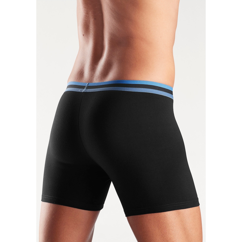 Bench. Langer Boxer, (Packung, 3 St.), Unterhosen mit elastischem Bund und Logodruck auf dem Bein