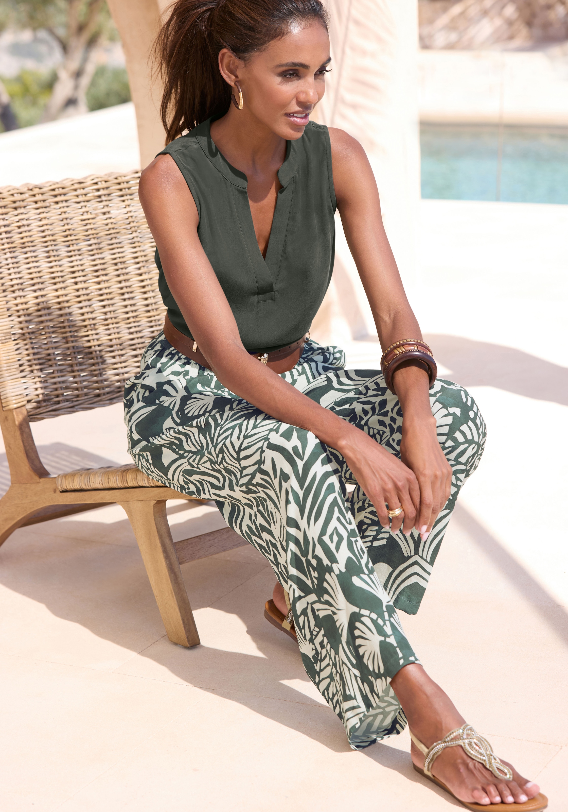 LASCANA Palazzohose, mit Alloverprint, Taschen, Wide-Leg, Stoffhose