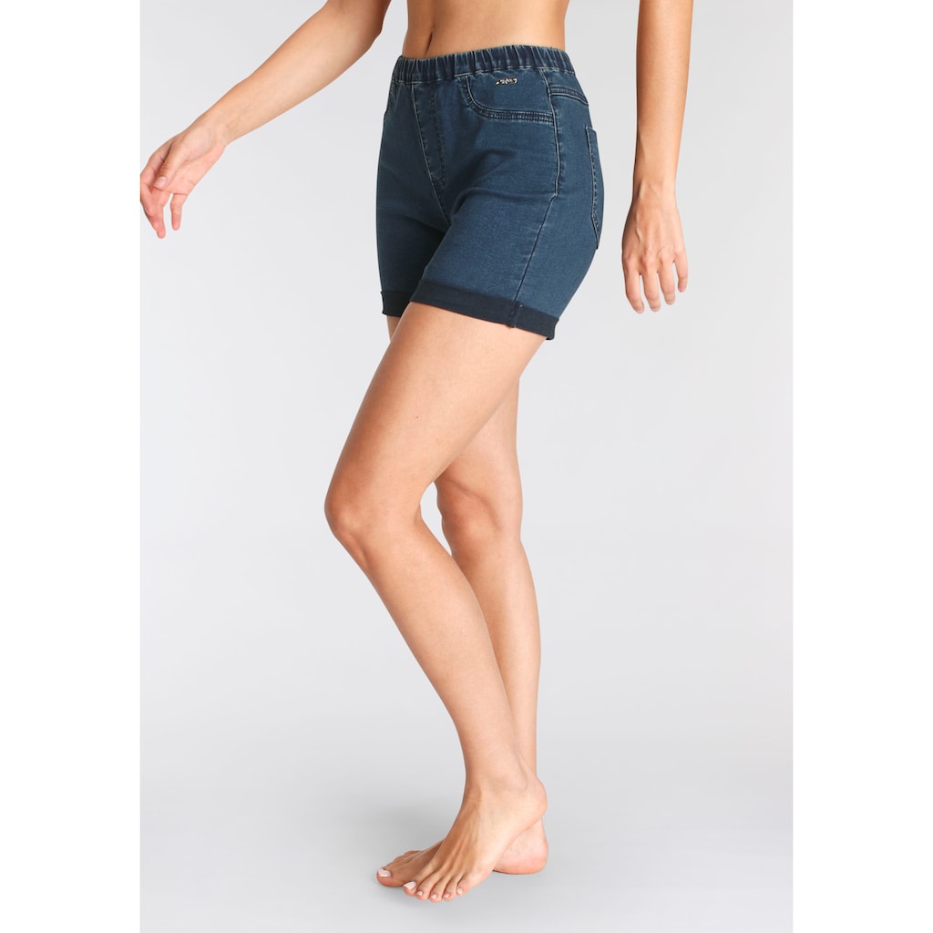 Buffalo Shorts, in elastischem Denim mit zwei Gesässtaschen