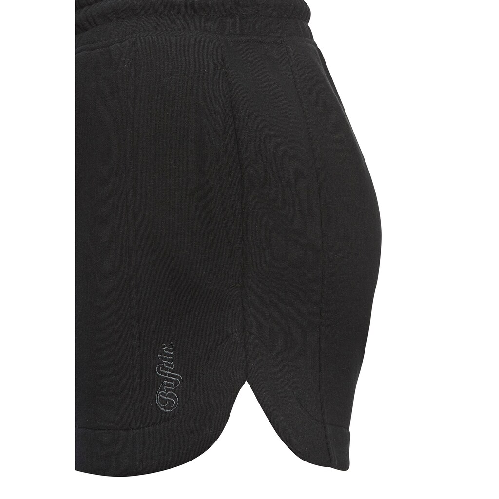 Buffalo Sweatshorts, mit kleiner Logostickerei