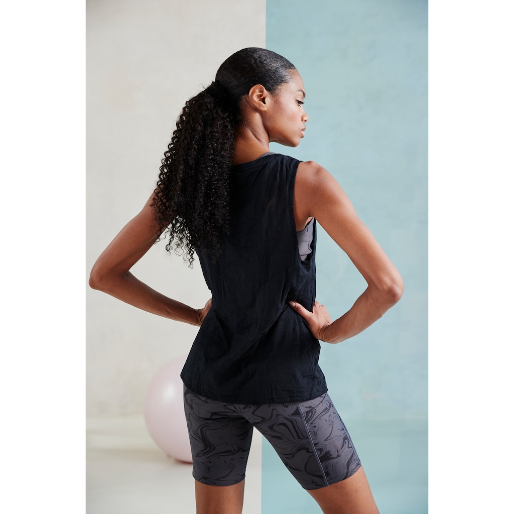 LASCANA ACTIVE Funktionsshirt, Sportshirt mit Rundhalsausschnitt und Logodruck