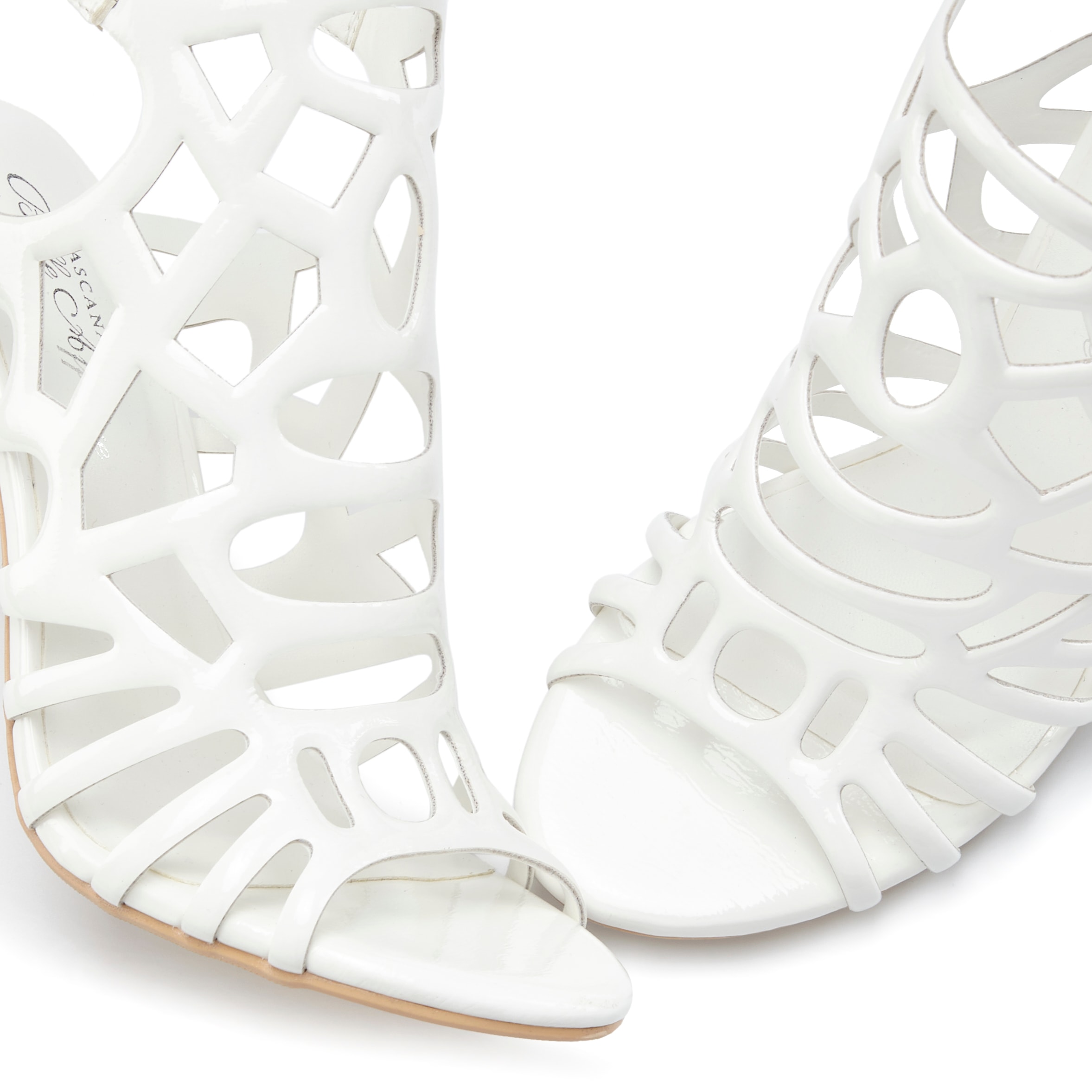 LASCANA Belle Affaire High-Heel-Sandalette »Sandalette mit Cut-Outs,«, verführerischer Sommerschuh in Lack-Optik, Sandale