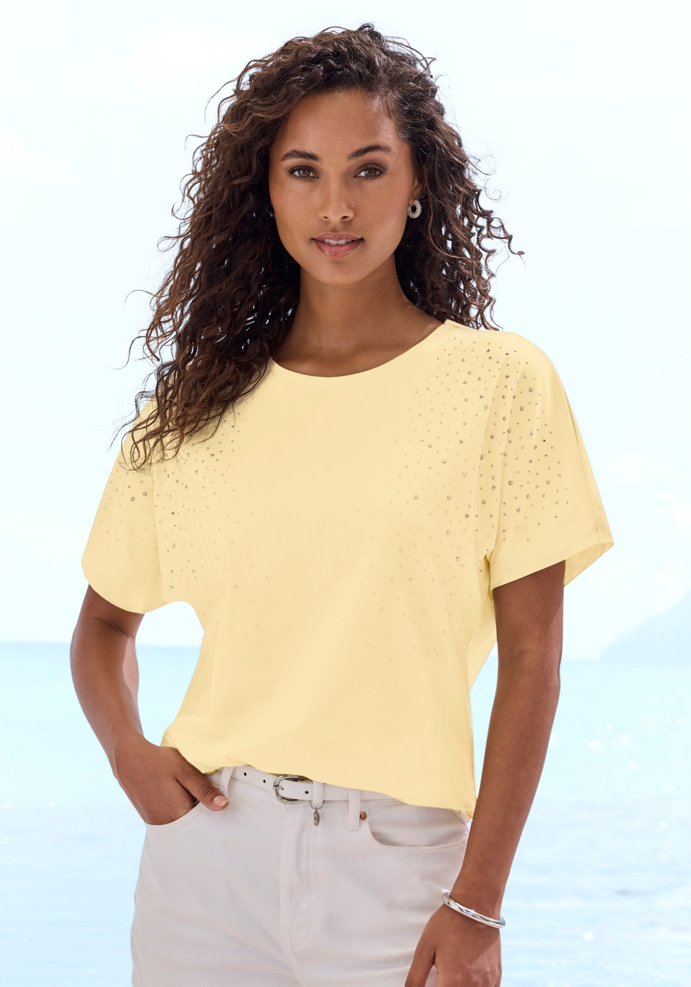 LASCANA Kurzarmshirt »mit Glitzersteinen« aus weichem Baumwoll-Viskose-Jersey, sommerlich leicht