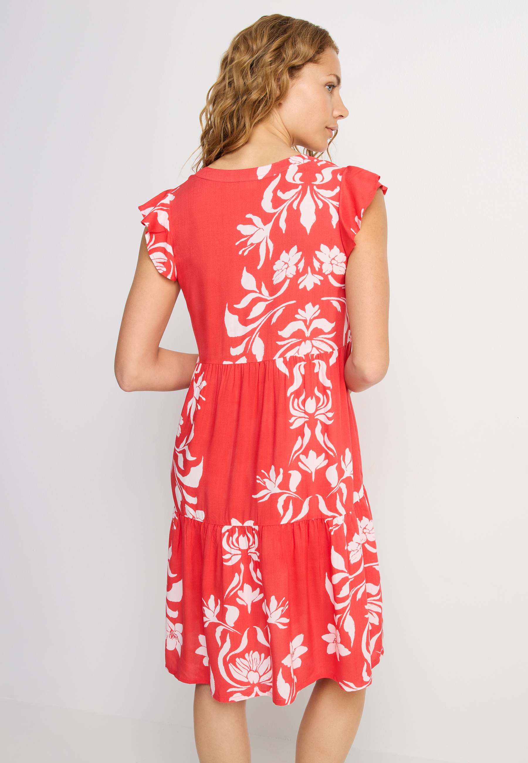 LASCANA Sommerkleid mit Blumenprint und süssen Flügelärmeln, Sommerkleid, Strandkleid