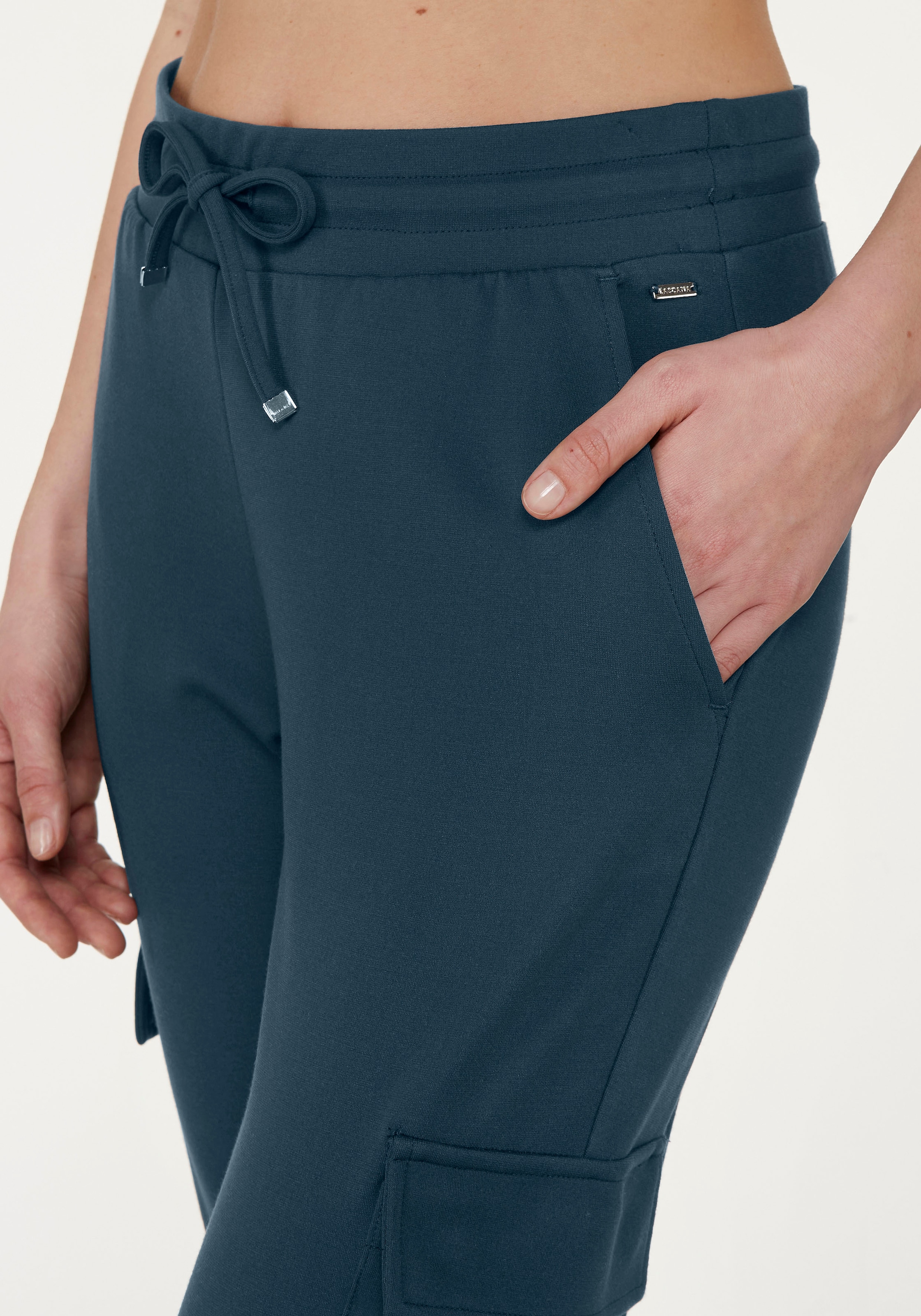 LASCANA Cargohose  in weich fliessendem Material, Loungewear