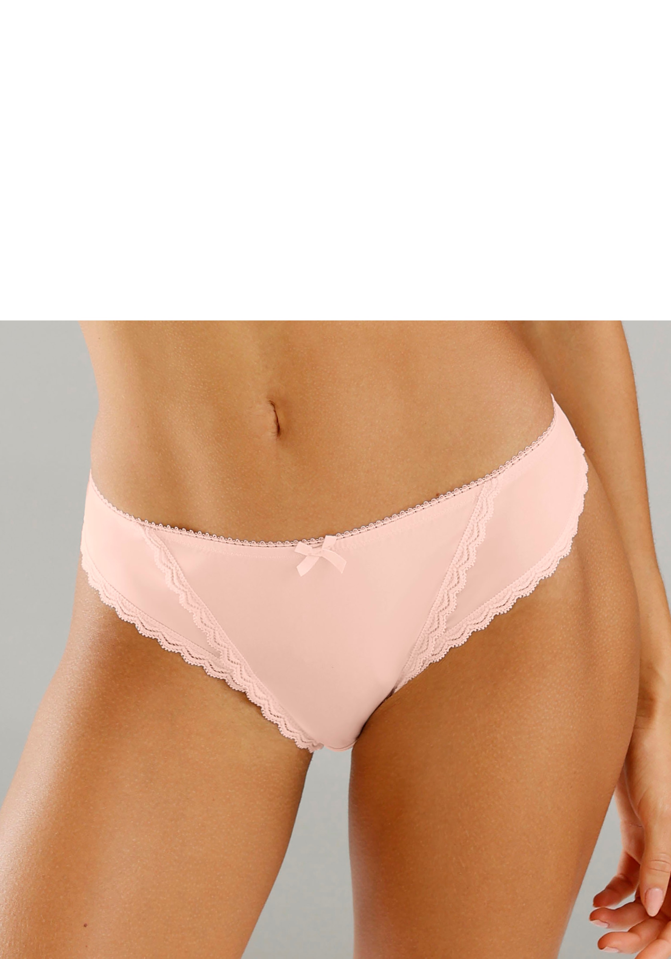 s.Oliver String »Camille« mit feiner Spitzenborte
