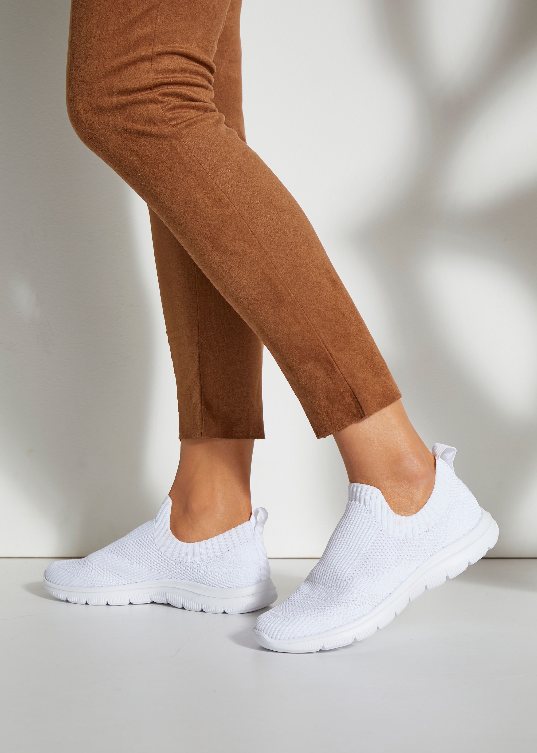 LASCANA Sneaker, Slip In's, Slipper, Halbschuh ultraleicht und zum Reinschlüpfen VEGAN
