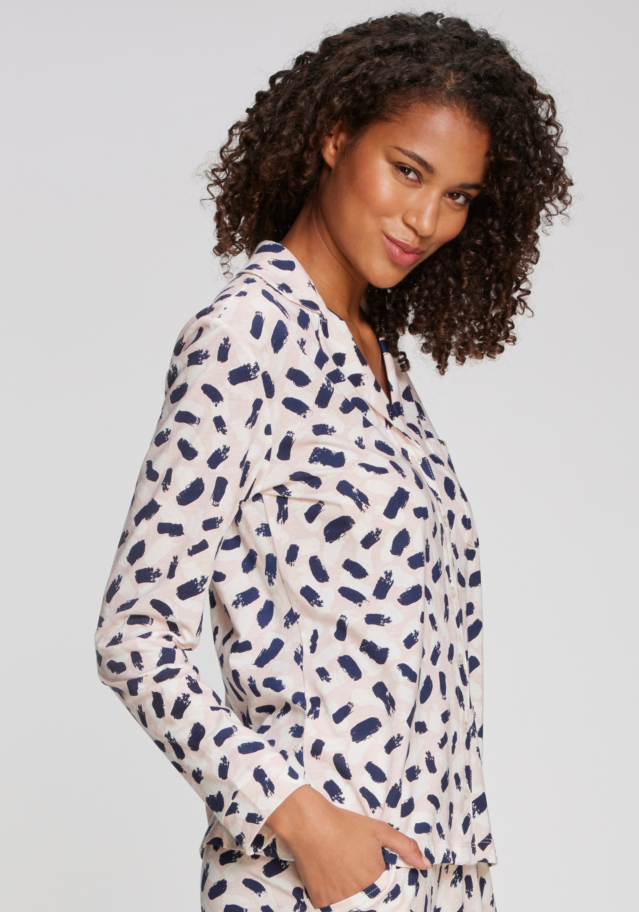 s.Oliver Pyjamaoberteil 1-teilig,  mit schönem Alloverdruck