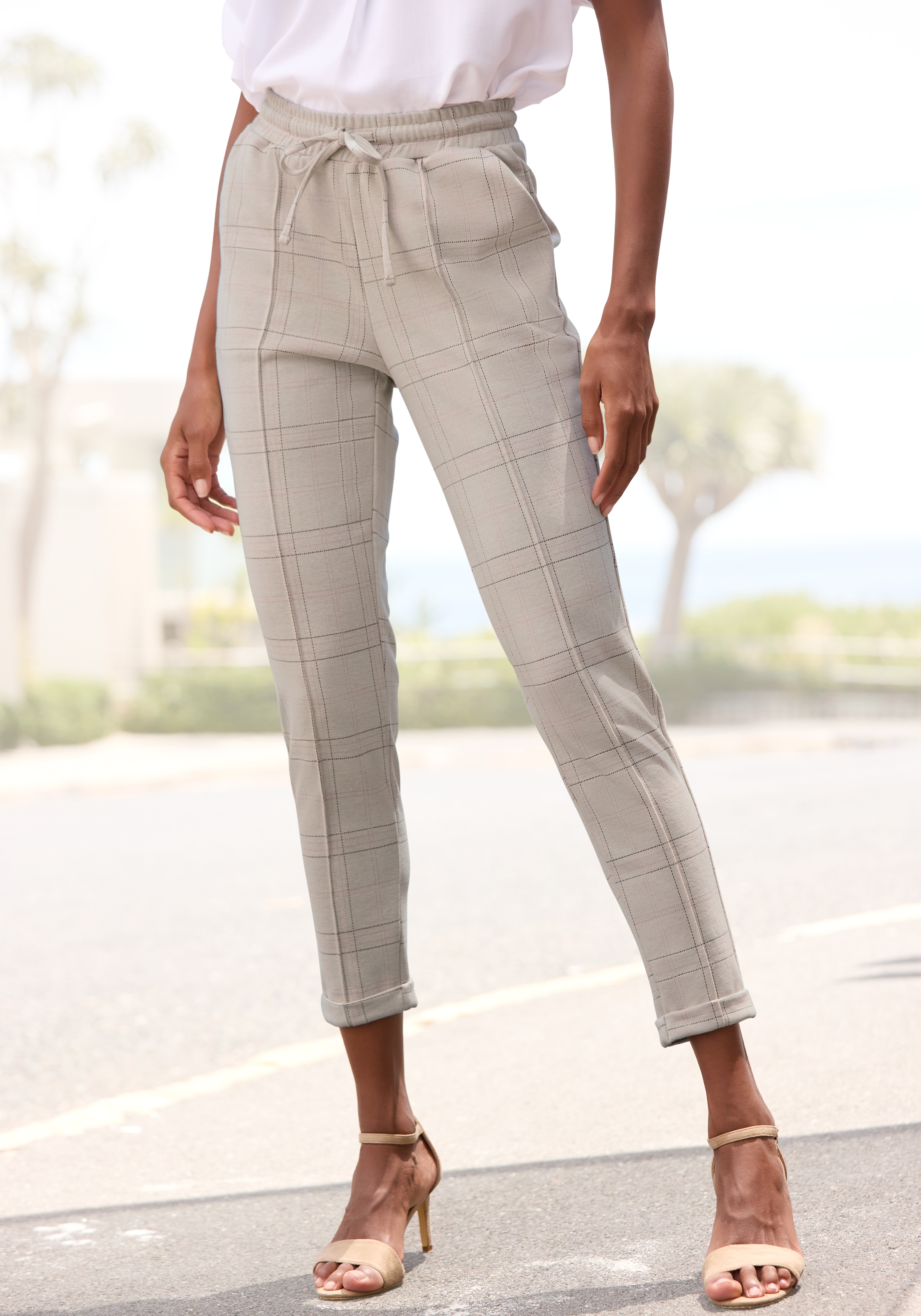 Vivance Jogger Pants »aus bequemen Stretchstoff«  mit Karomuster, Schlupfhose, enge Passform, casual-chic, Sommerhose