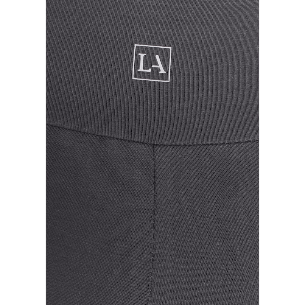 LASCANA Shorts, mit breitem Bündchen und Logodruck