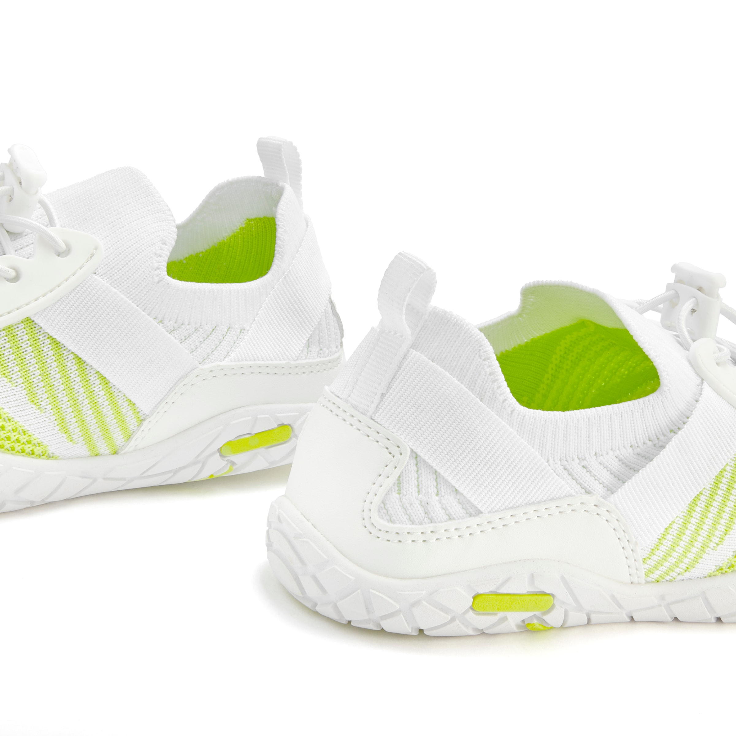 LASCANA Sneaker, Freizeitschuh, Halbschuh superleicht, flache flexible Sohle VEGAN