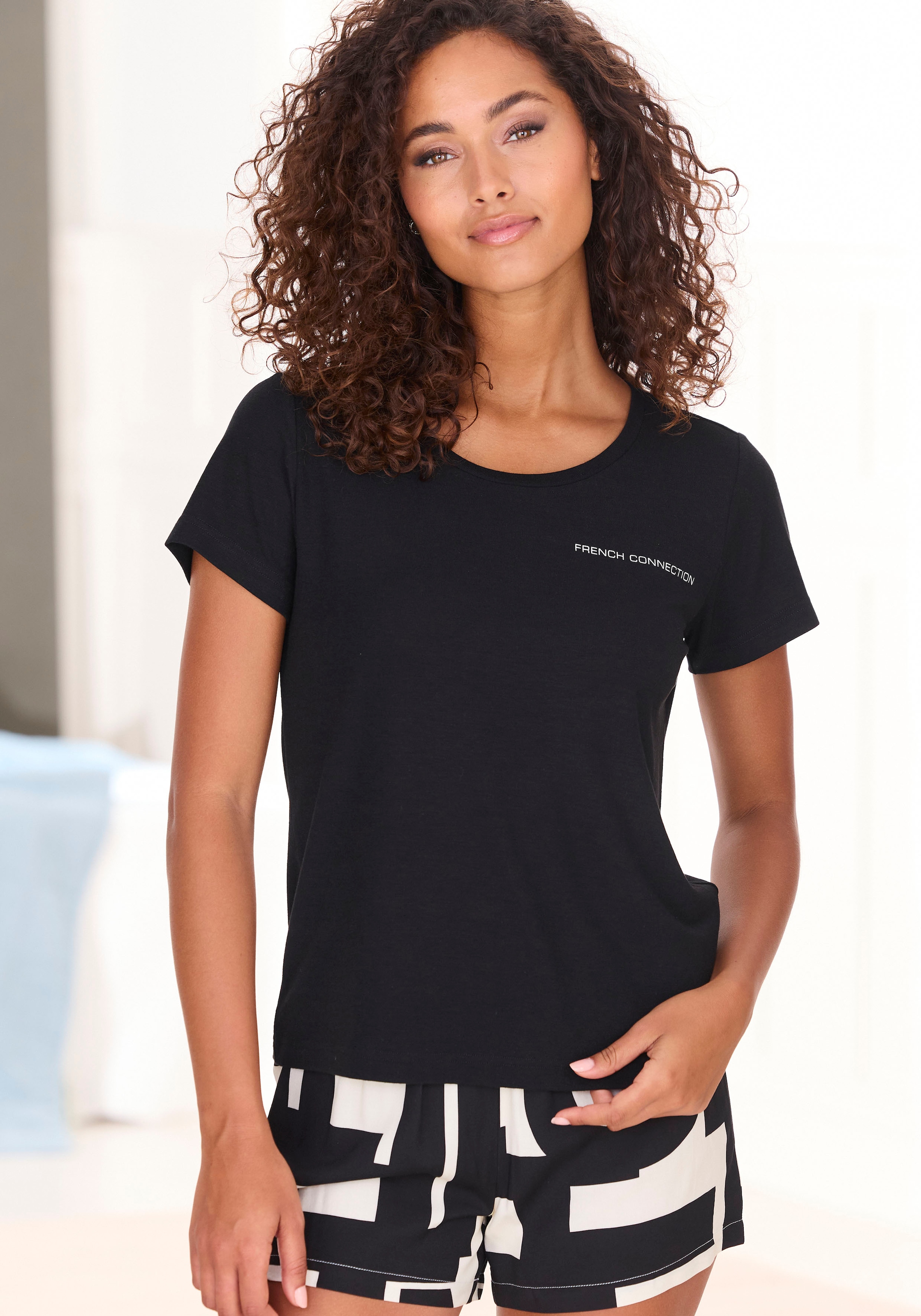 French Connection T-Shirt, mit kleinem Logoprint auf der Brust