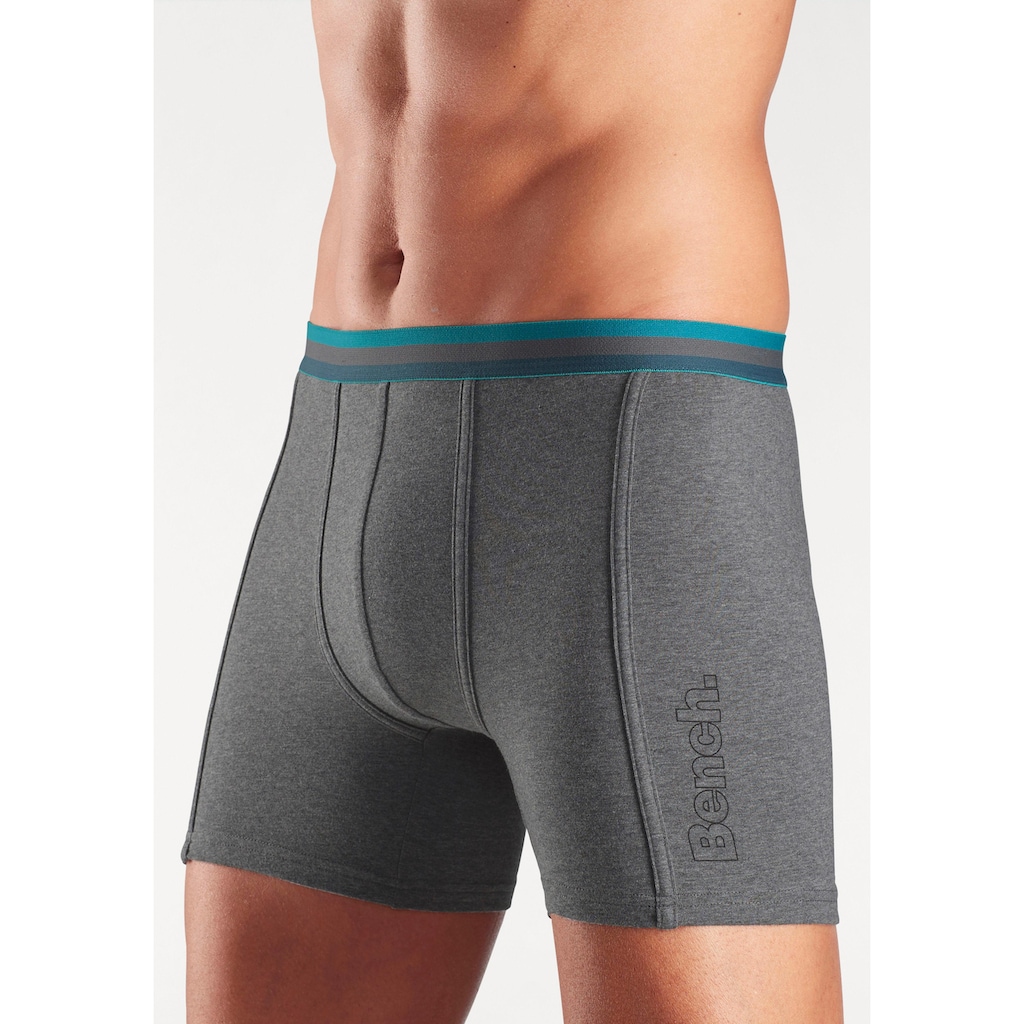Bench. Langer Boxer, (Packung, 3 St.), Unterhosen mit elastischem Bund und Logodruck auf dem Bein
