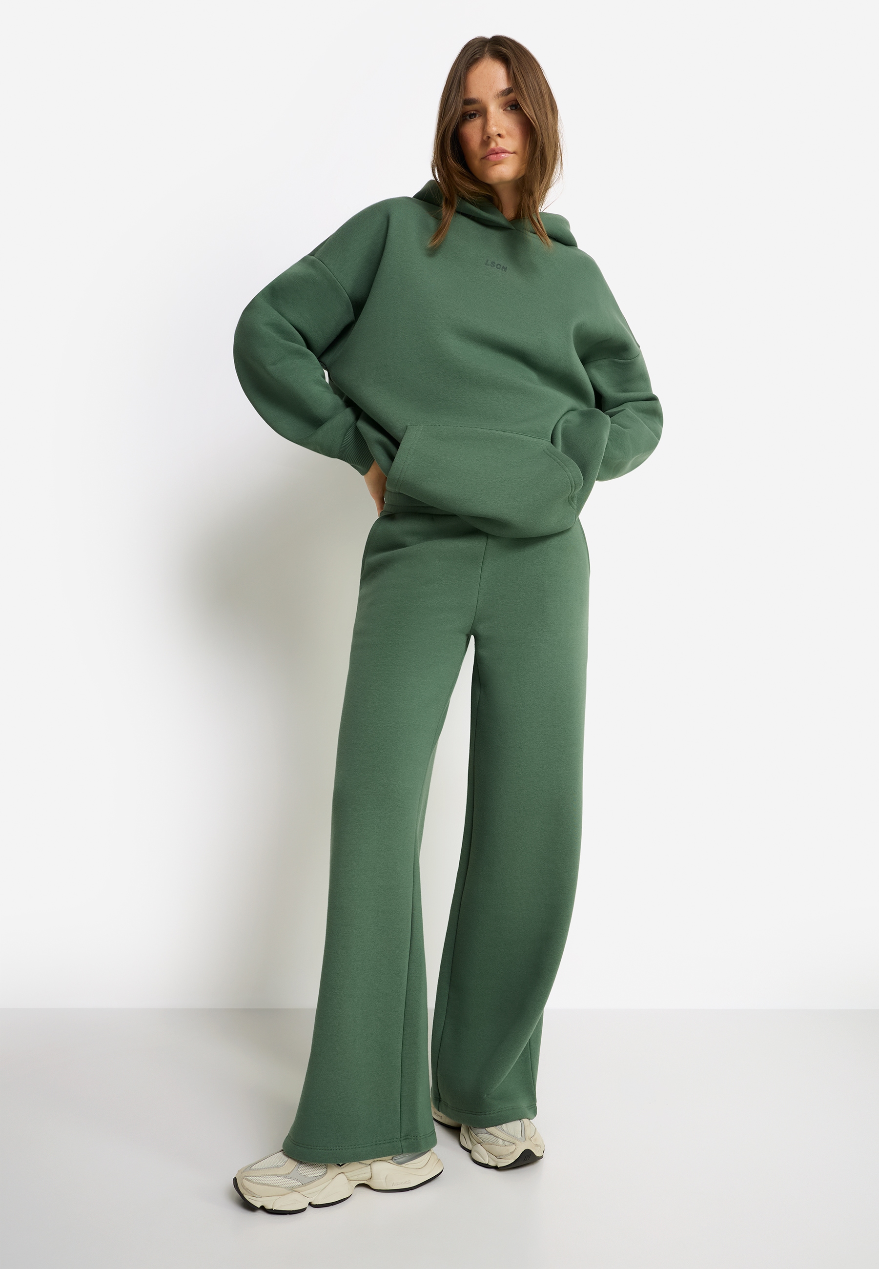 LSCN by LASCANA Hoodie , mit aufgesetzter Kängurutasche
