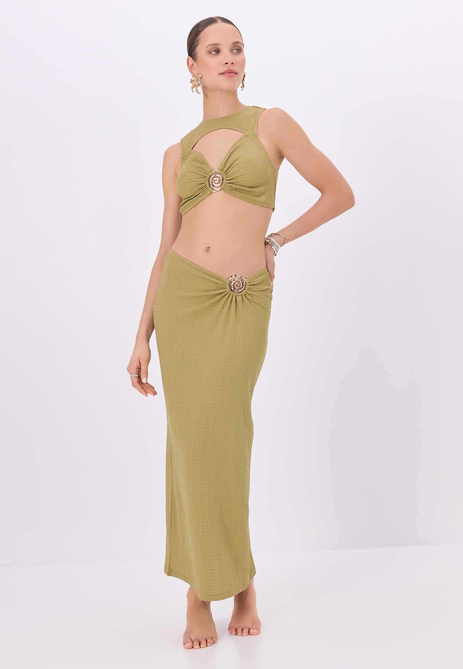 LSCN by LASCANA Maxi jupe en crinkleware doux avec accessoire décoratif