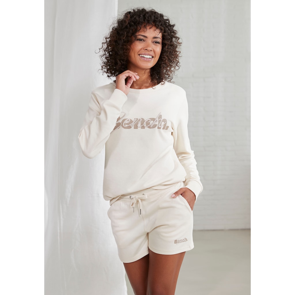 Bench. Loungewear Shorts, mit Logodruck und Stickerei