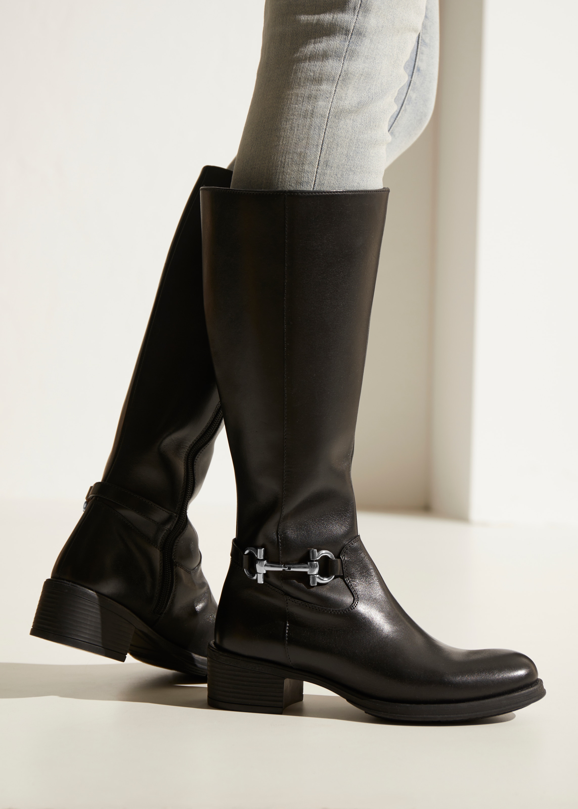 LASCANA Stiefel »Stiefelette«  aus Leder mit Langschaft