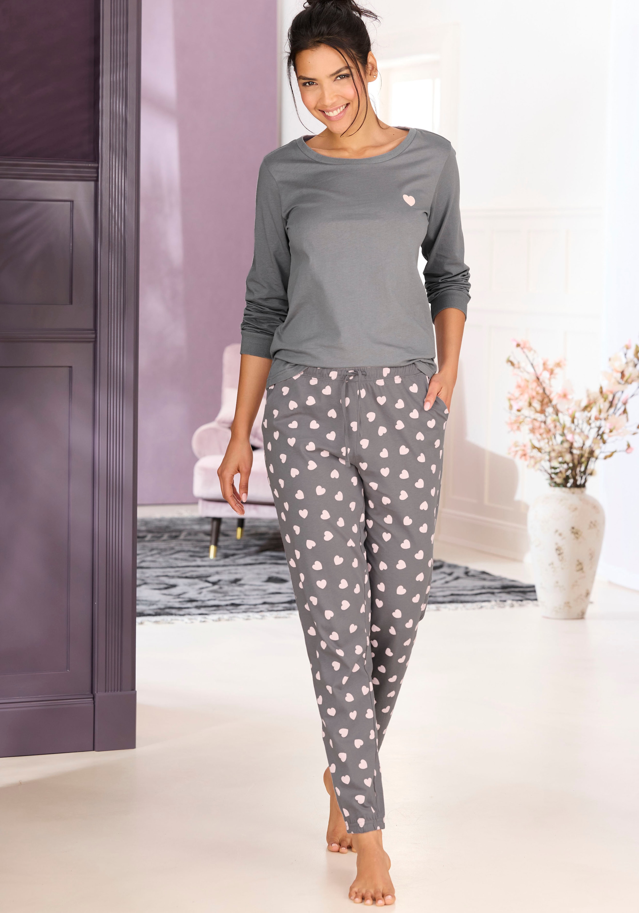 Vivance Dreams Pyjama Set, 2 tlg. mit süssem Herzmuster