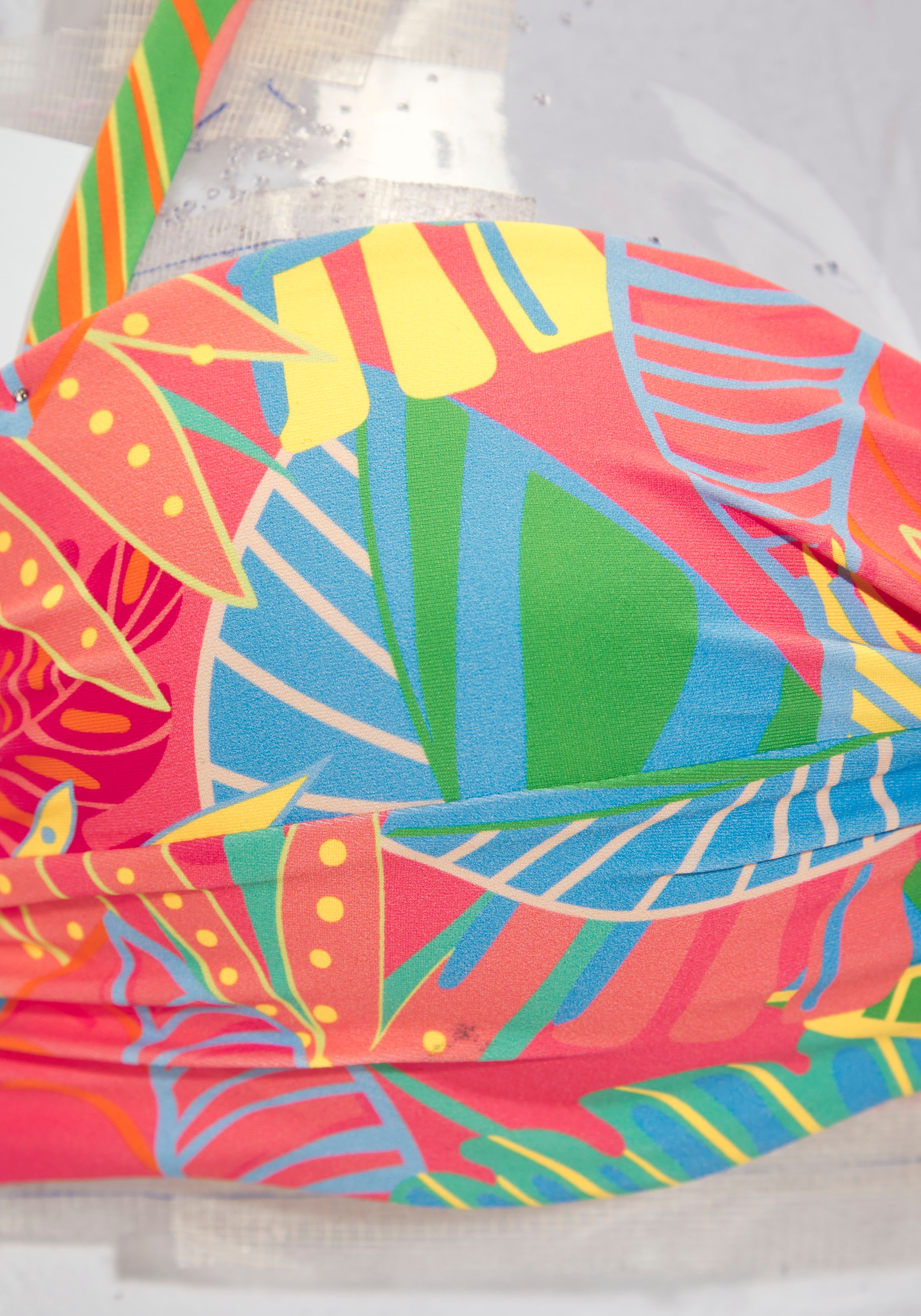 s.Oliver Top bikini bandeau à armatures »Yana« mit stylischem Blätterdruck