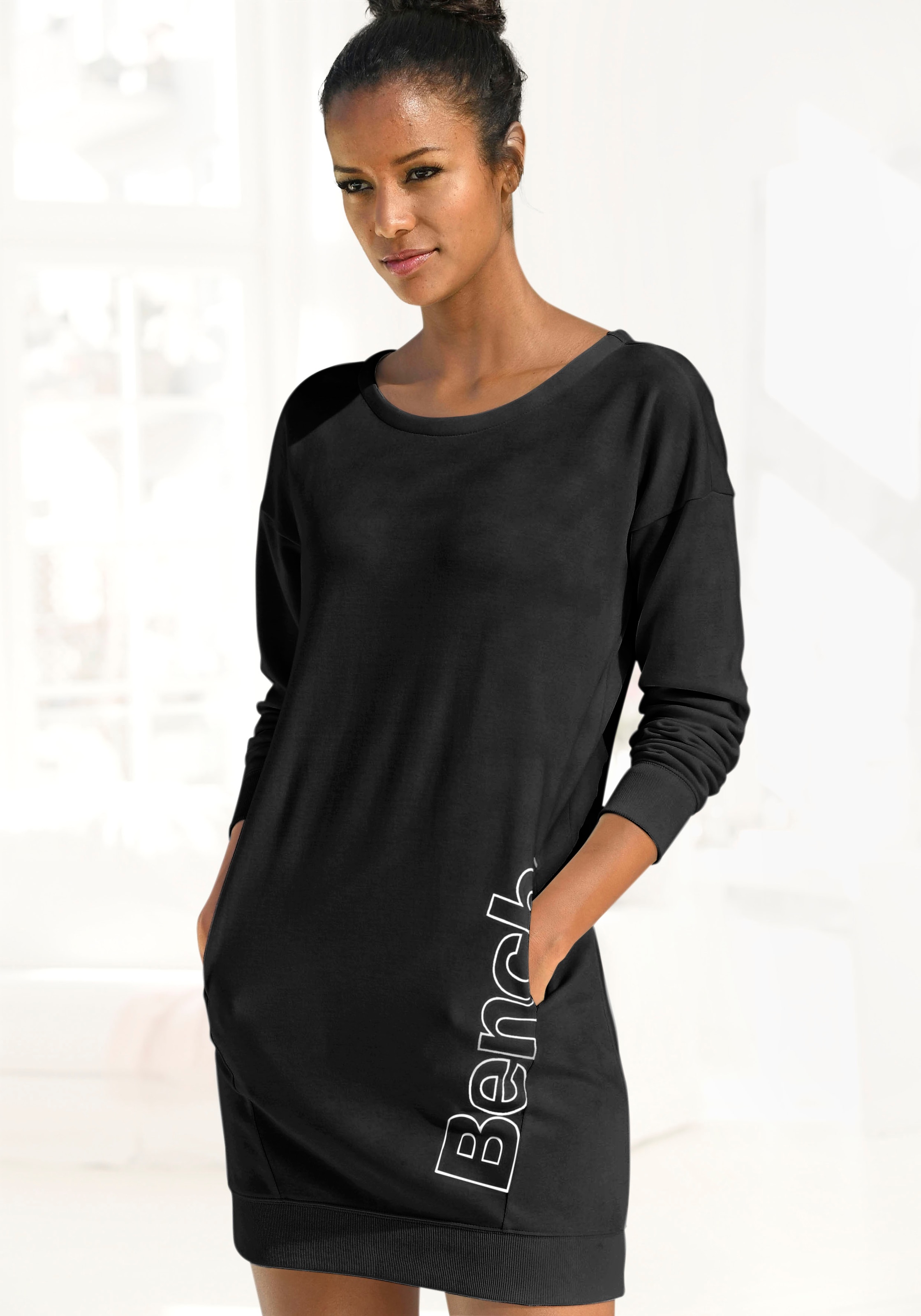 Bench. Loungewear Sweatkleid, mit seitlichem Logoprint