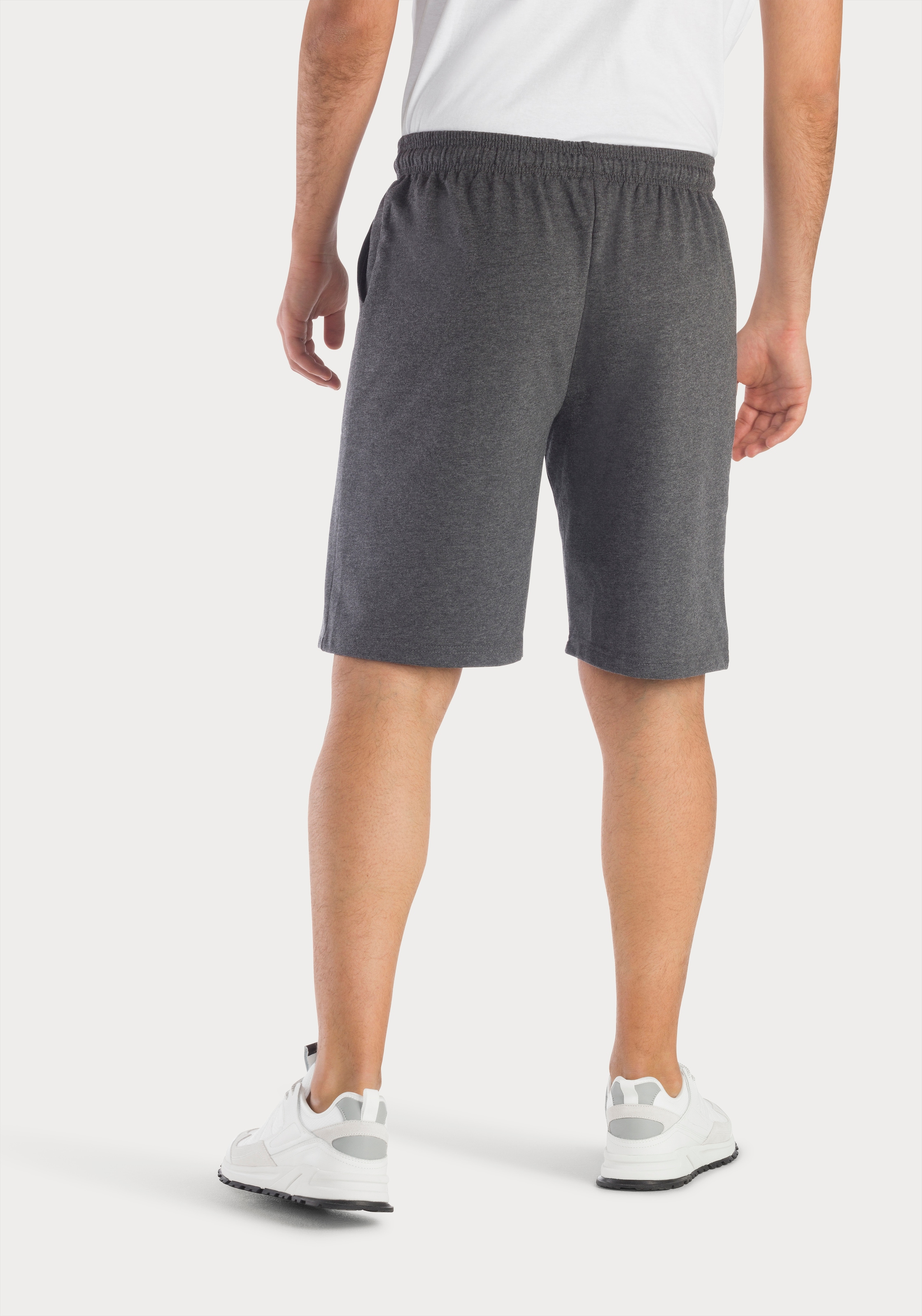 KangaROOS Sweatshorts »kurze Jogginghose«, aus weicher Sweatware mit Kordel