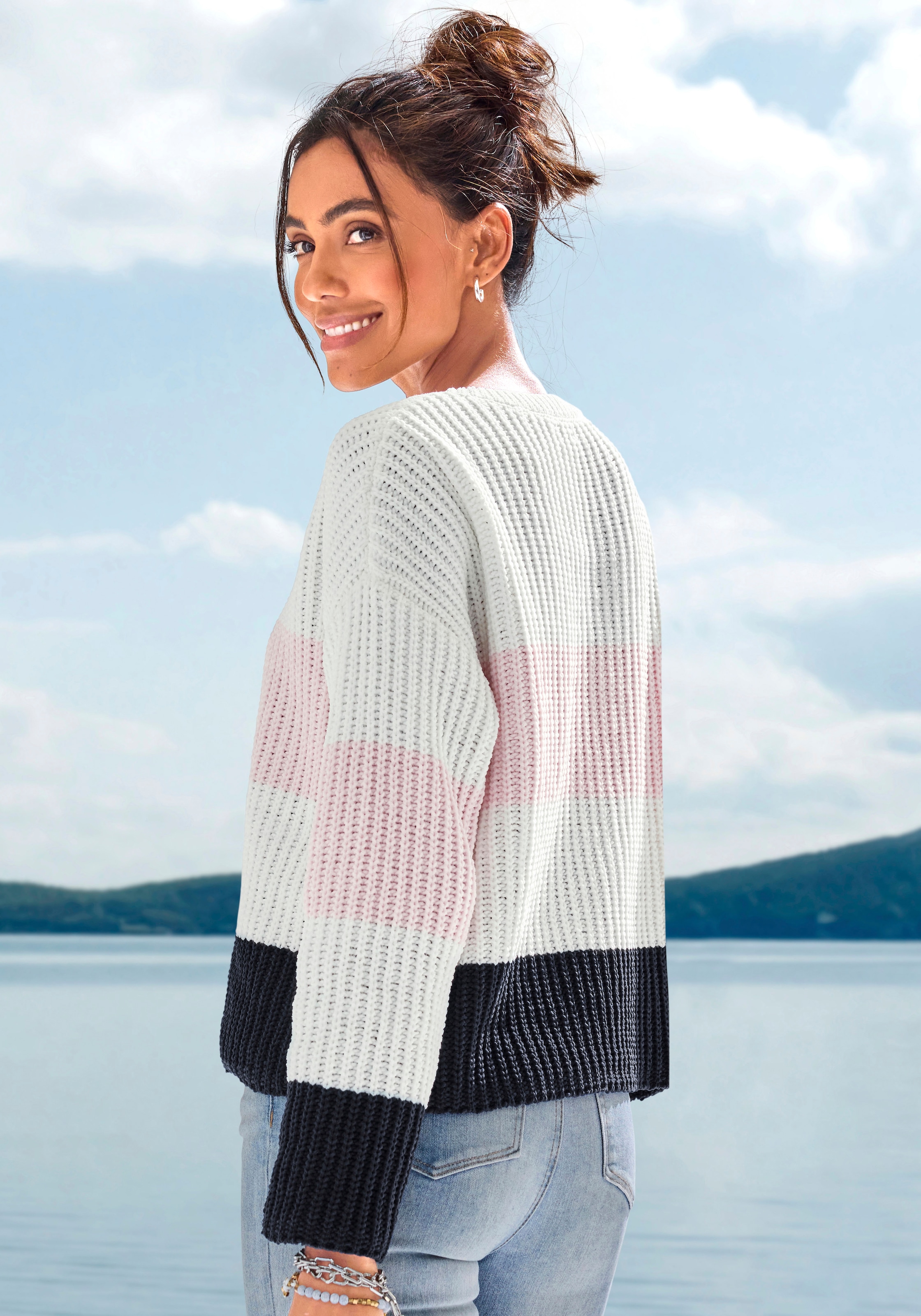 LASCANA Pull en tricot mit modischen Querstreifen, legere Passform, bequem