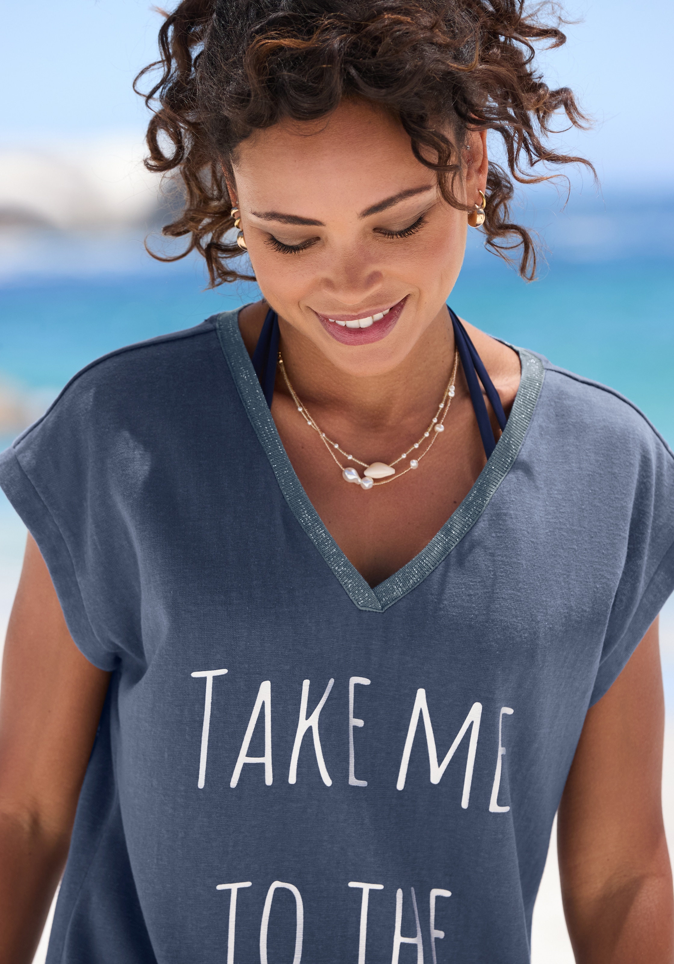 Beachtime by Lascana T-shirt long »mit glänzendem Foliendruck vorne, kurzes T-Shirt-Kleid« robe en jersey ample, robe d'été légère, robe courte de plage
