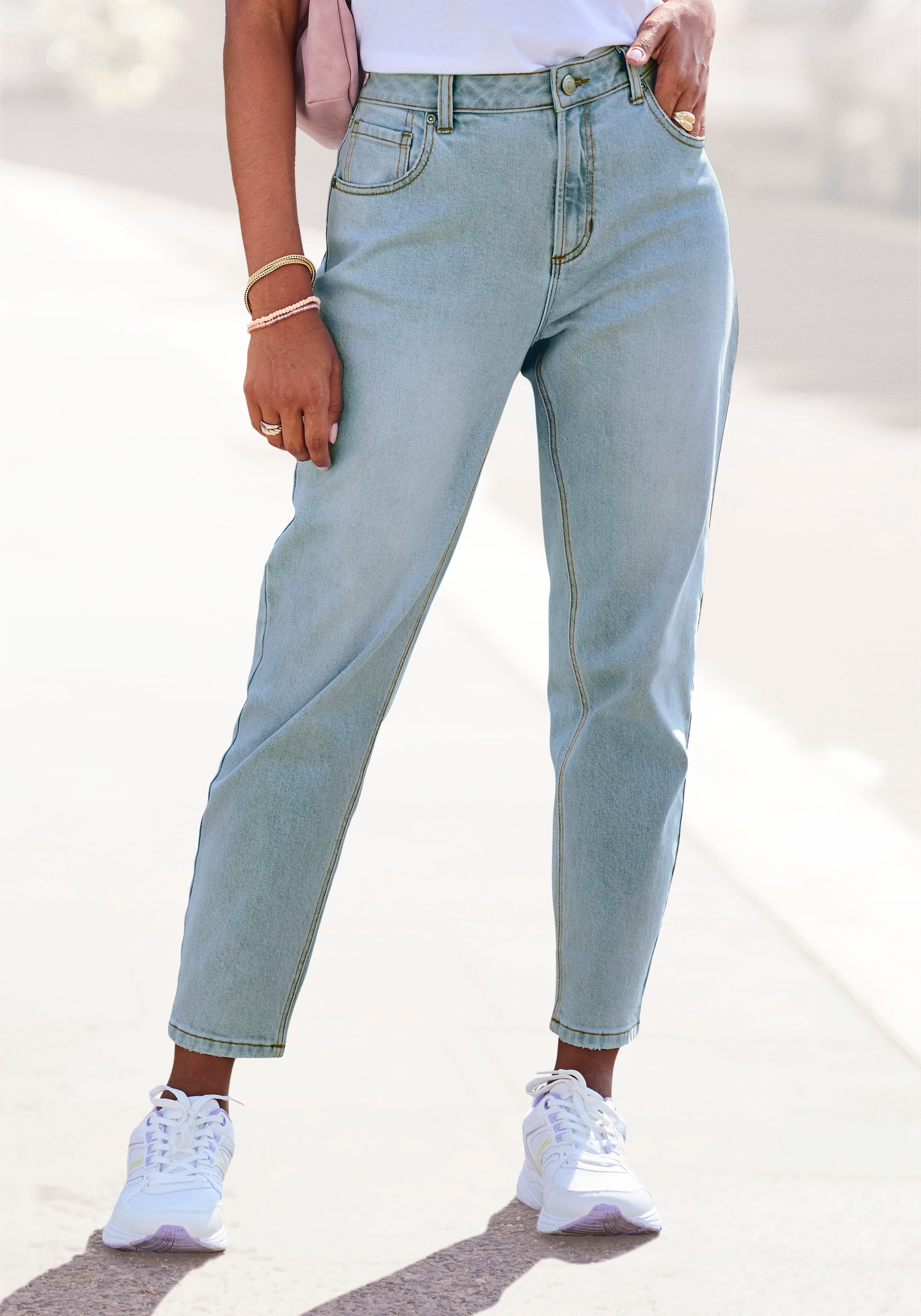 LASCANA Mom-Jeans mit hohem Bund. elastische Denimware
