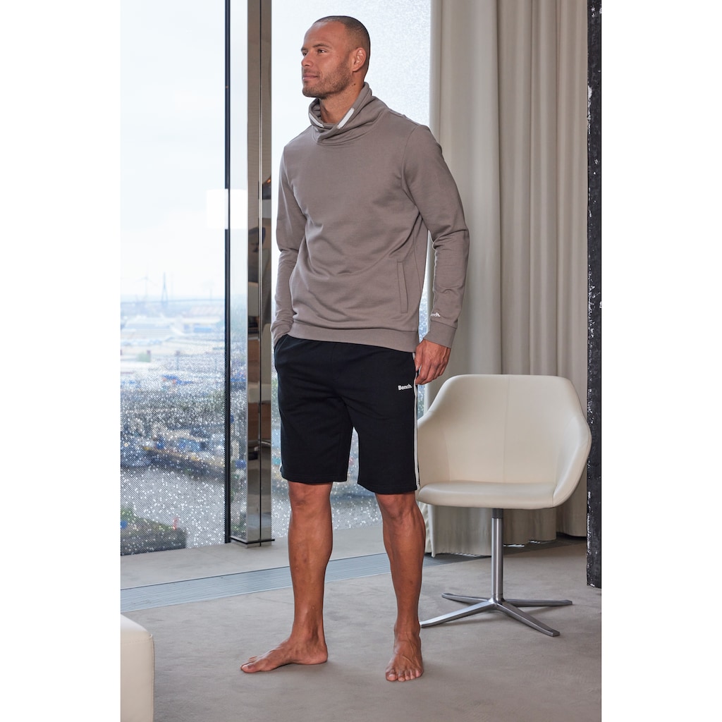 Bench. Loungewear Sweatshirt, mit grossem Stehkragen aus einer Baumwollmischung