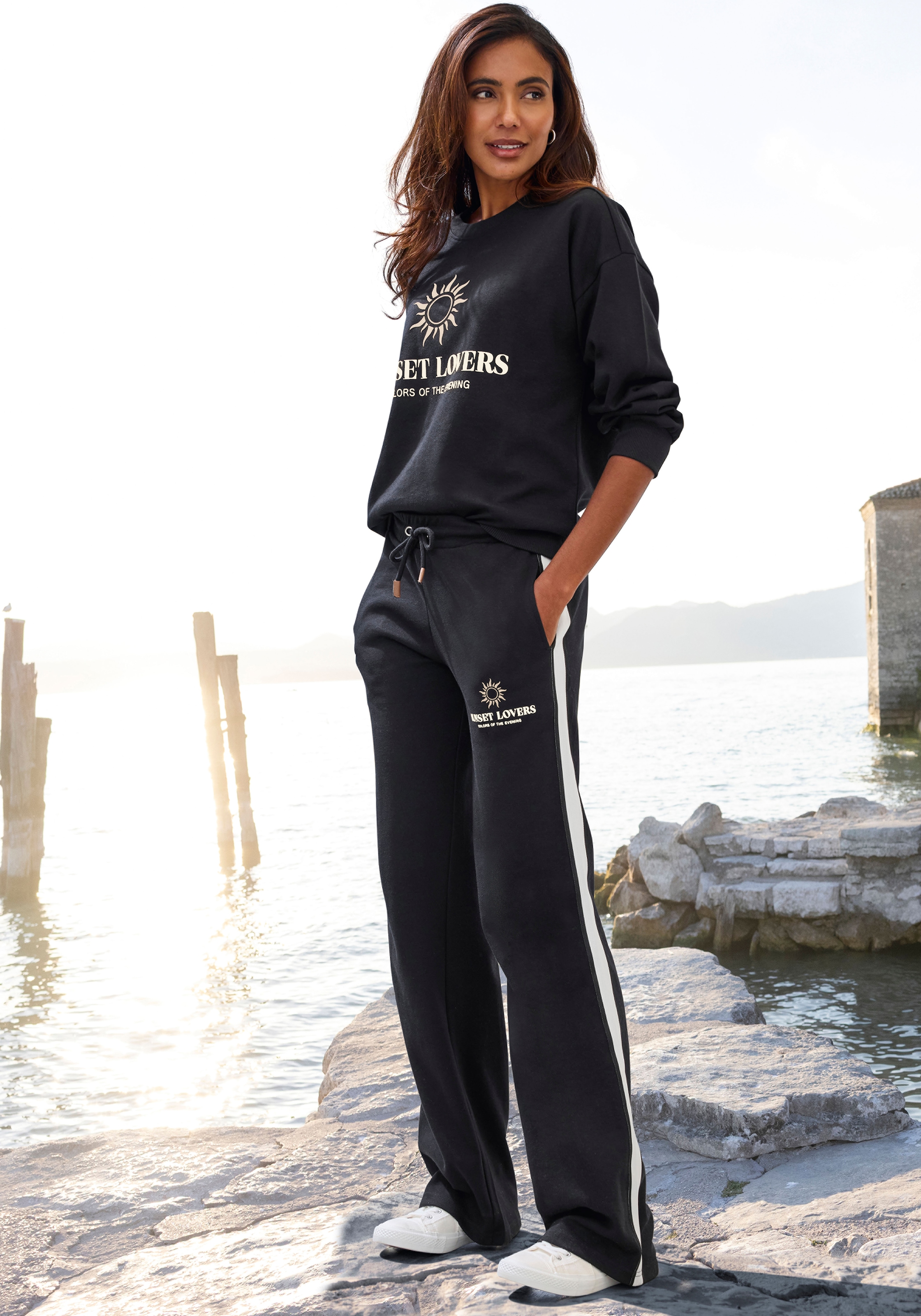 H.I.S Loungehose  aus weicher Sweatware mit Seitenstreifen, Loungewear