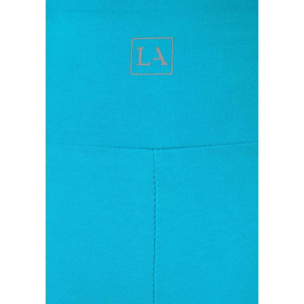 LASCANA Shorts, mit breitem Bündchen und Logodruck, Loungewear