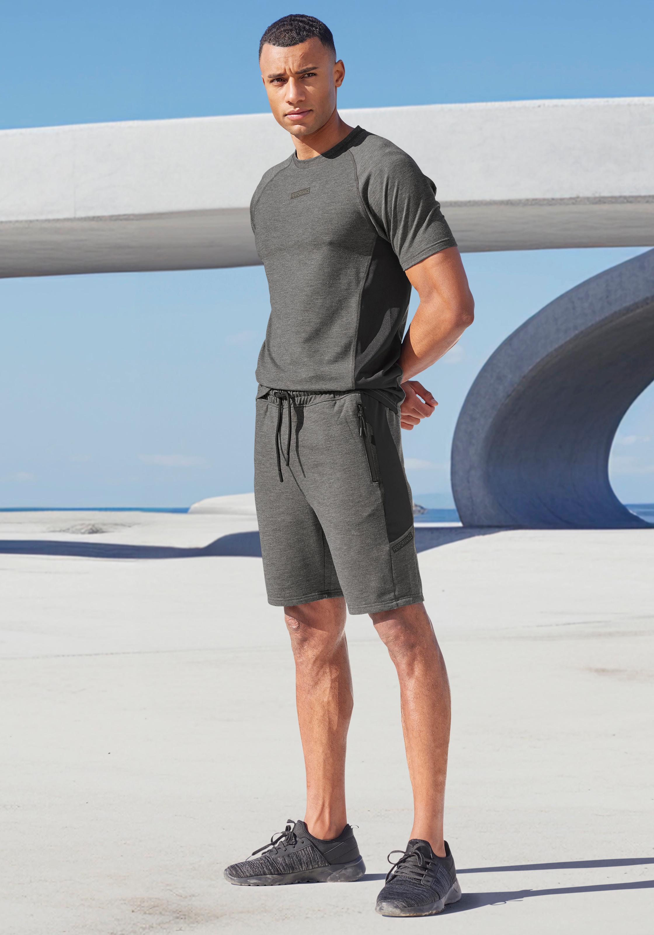AUTHENTIC LE JOGGER Shorts, mit Mesheinsätzen und seitlichen Reissverschlusstaschen