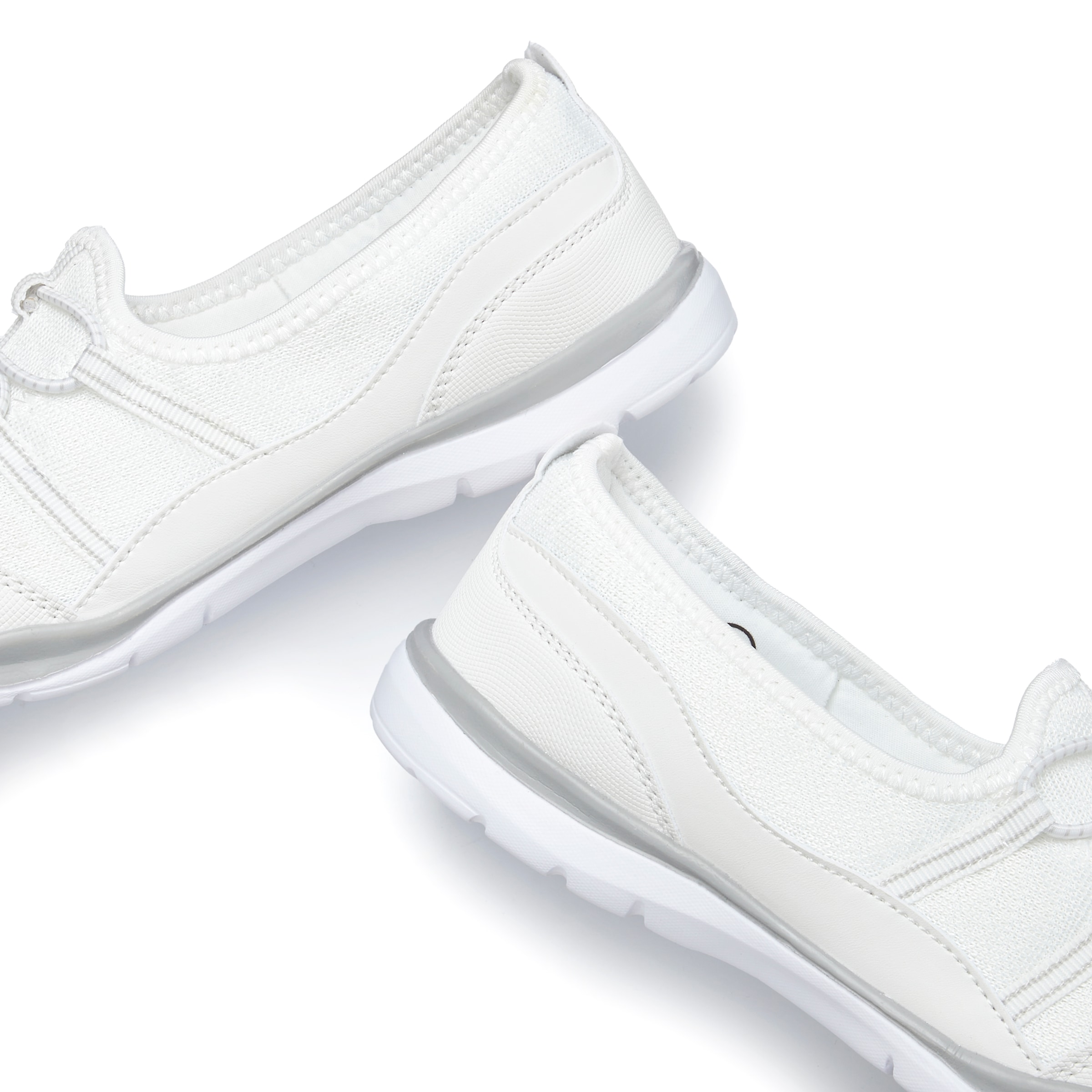 LASCANA Sneaker »Halbschuh, Freizeitschuh, Slipper,«, zum Reinschlüpfen mit elastischen Schnürbändern VEGAN