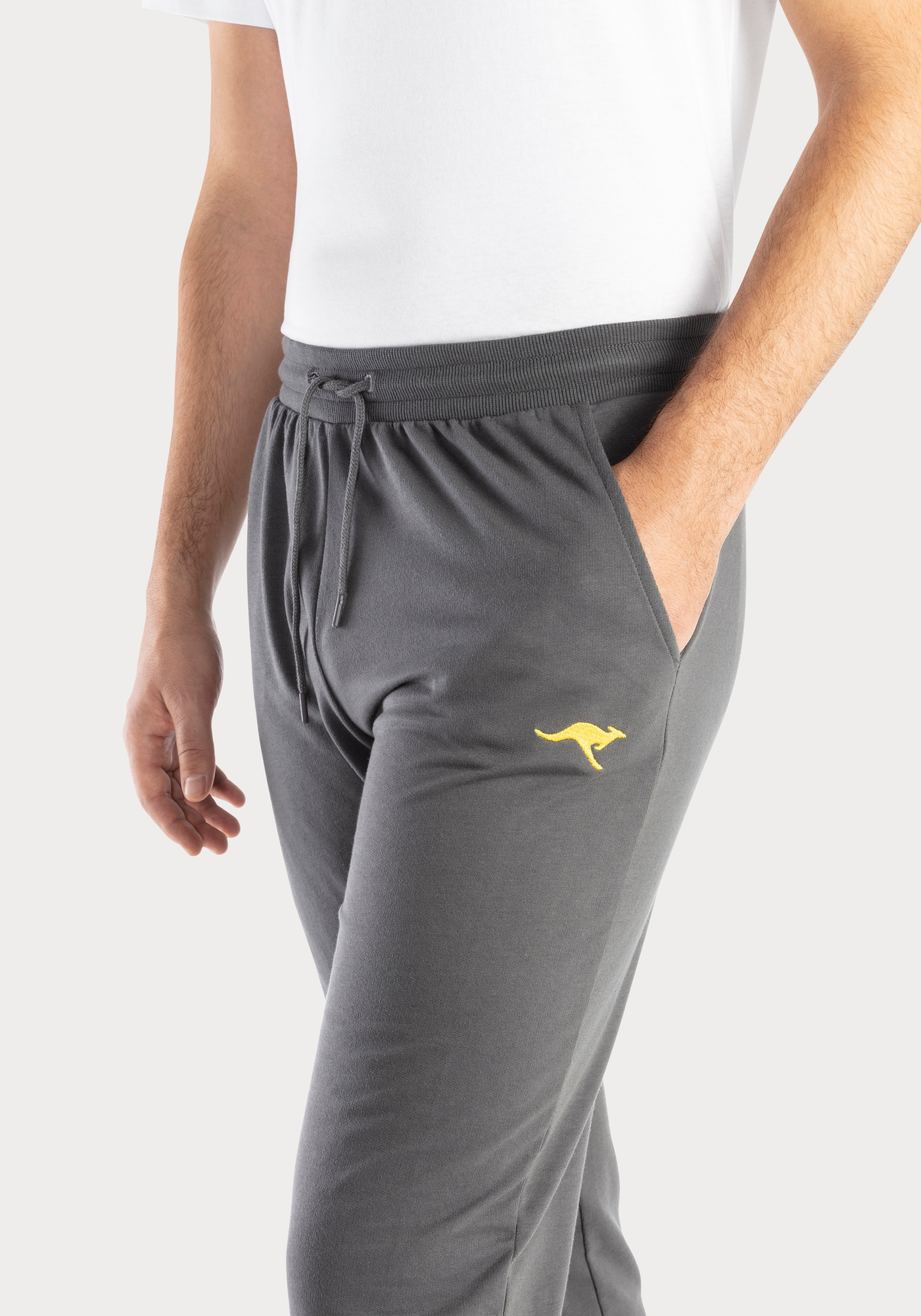KangaROOS Sweathose, Jogginghose mit kleiner Logostickerei