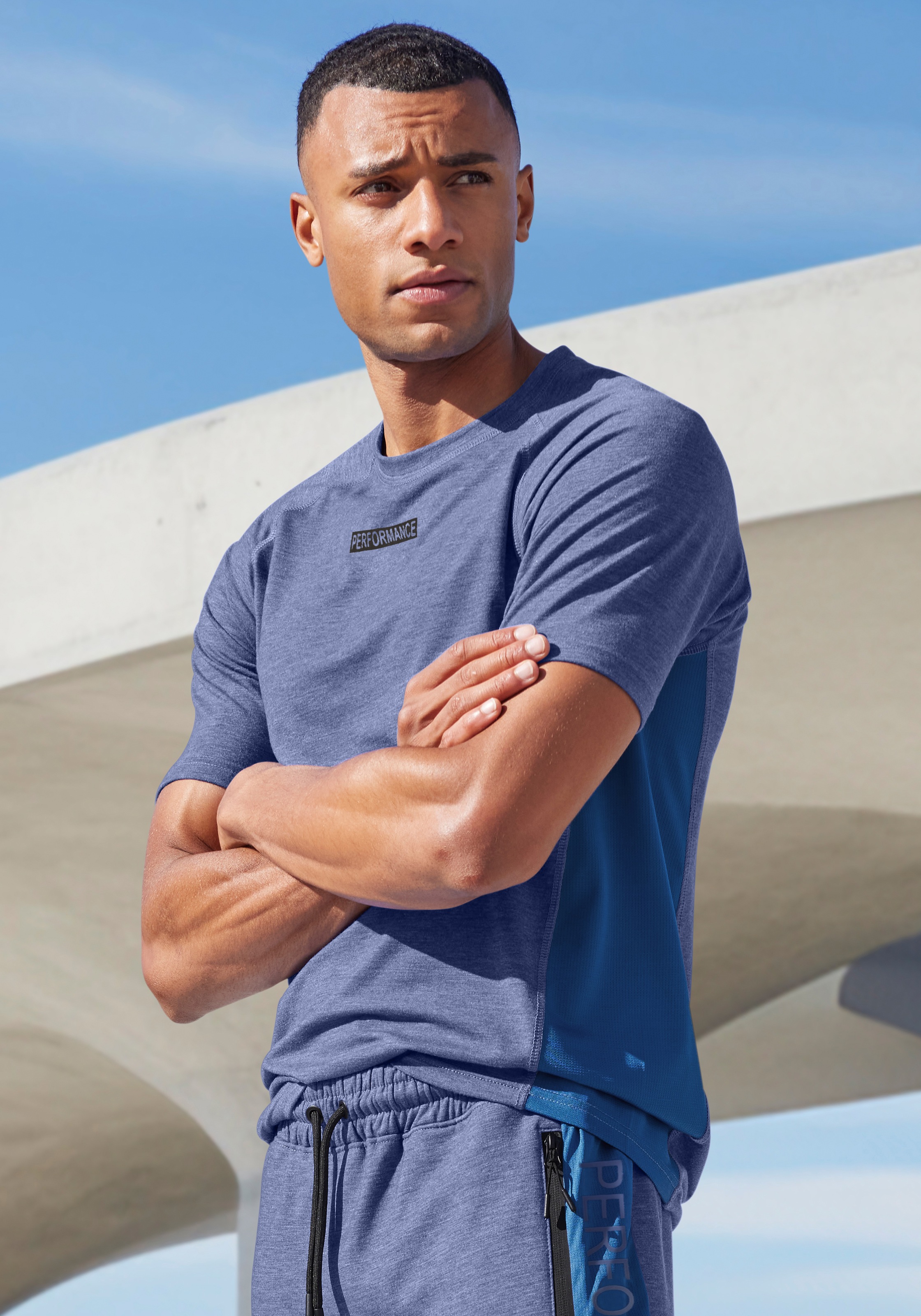 AUTHENTIC LE JOGGER T-Shirt mit seitlichen Mesh