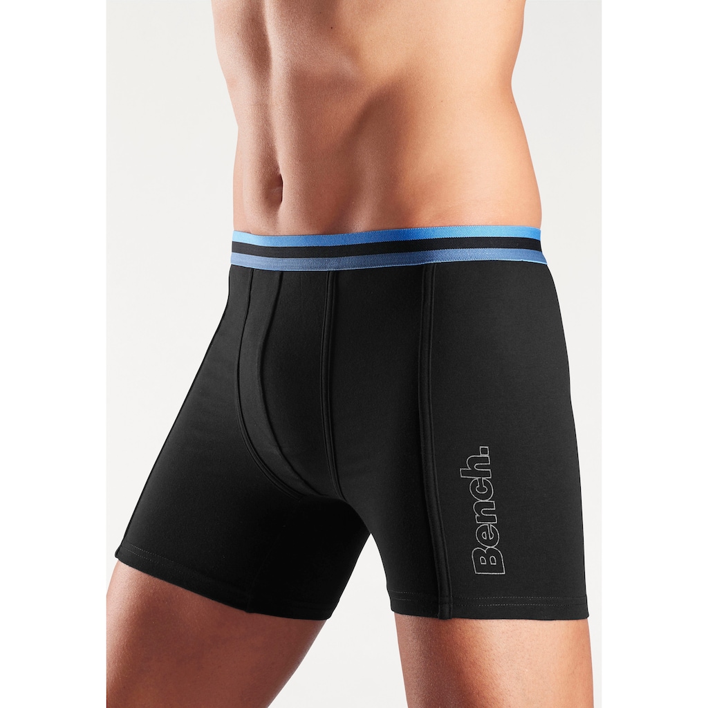 Bench. Langer Boxer, (Packung, 3 St.), Unterhosen mit elastischem Bund und Logodruck auf dem Bein