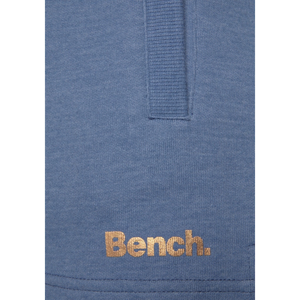 Bench. Loungewear Relaxshorts, Sweathose mit kurzen Seitenschlitzen und seitliche Taschen, Loungewear