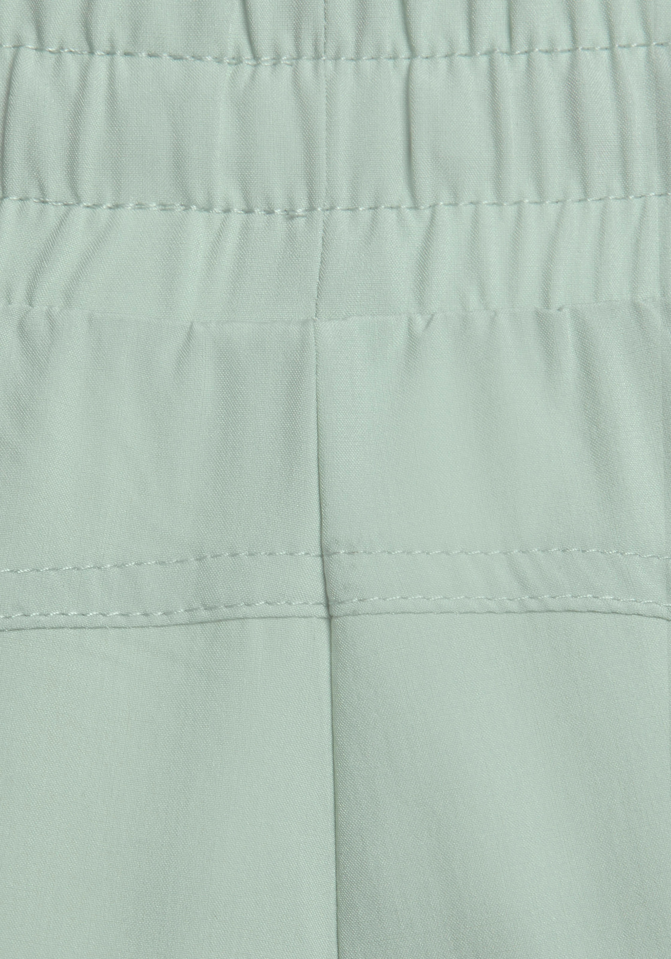 LASCANA ACTIVE Shorts, mit Reissverschlusstaschen