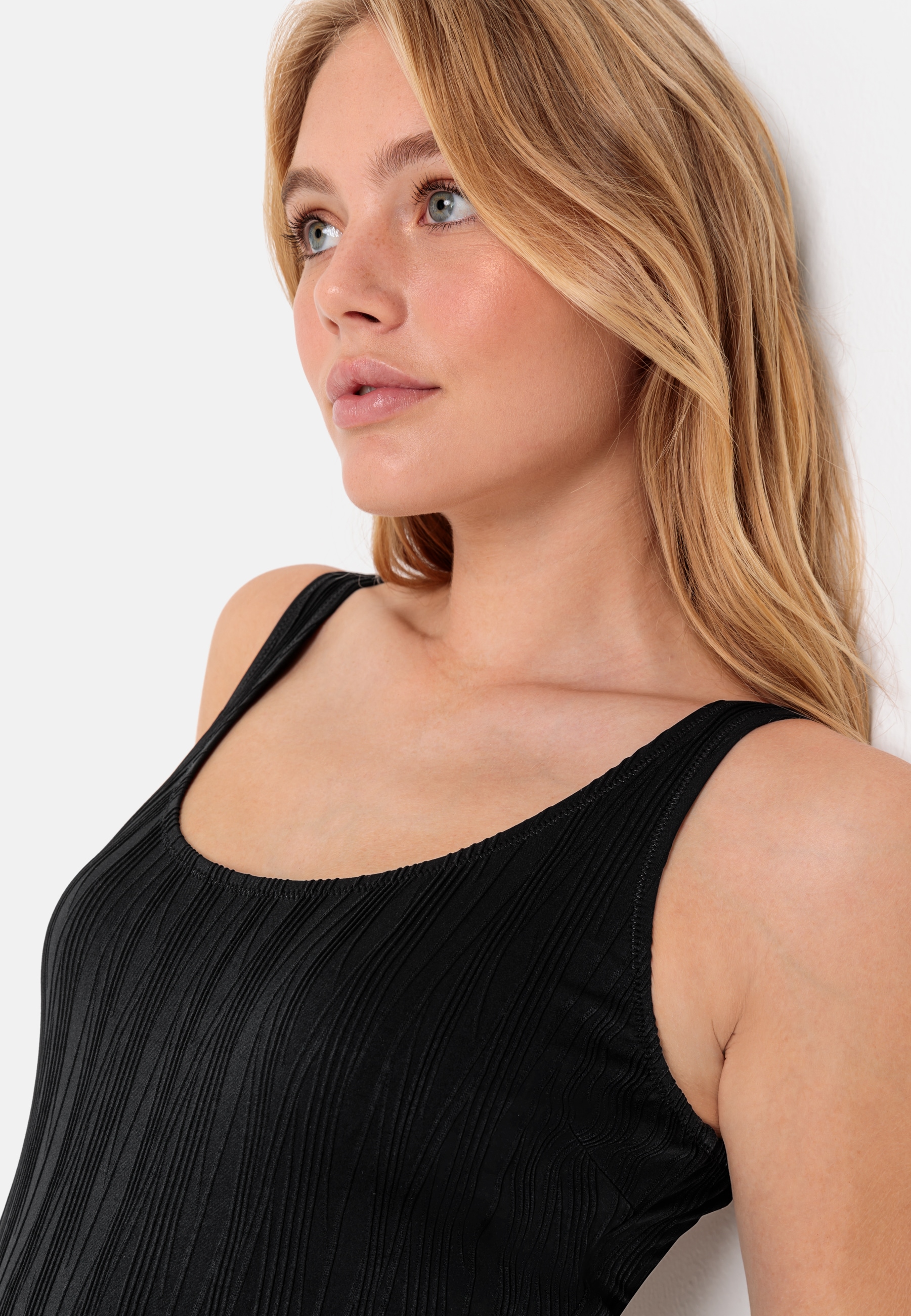 LSCN by LASCANA Badeanzug »Egitura«, aus Strukturware