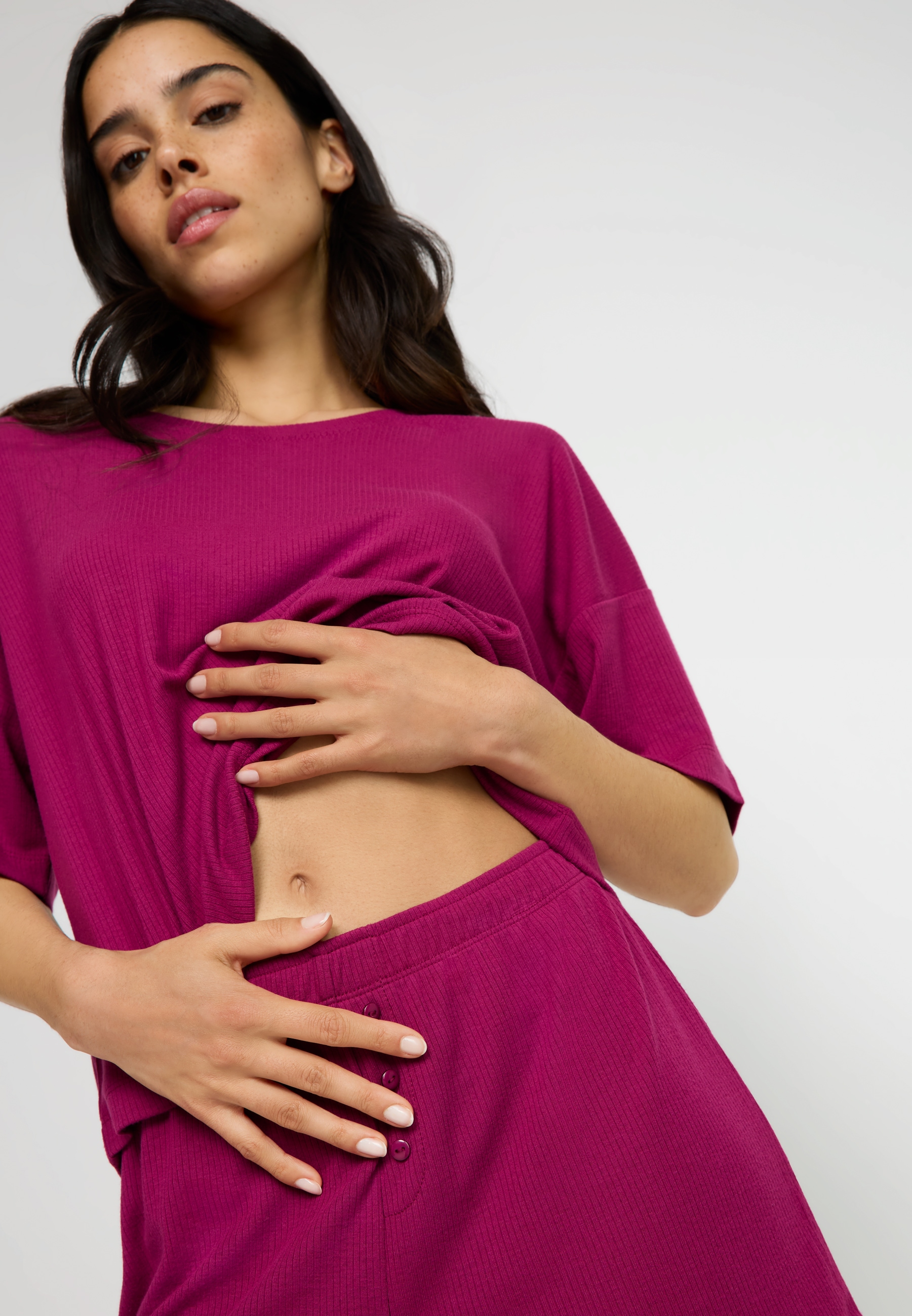 LSCN by LASCANA Shorty, (2 tlg.), mit kleiner Zierknopfleiste