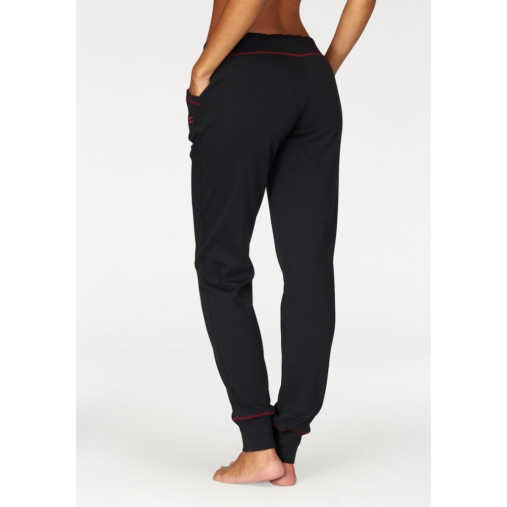 Bench. Loungewear Relaxhose, mit kontrastfarbenen Nähten, Loungewear