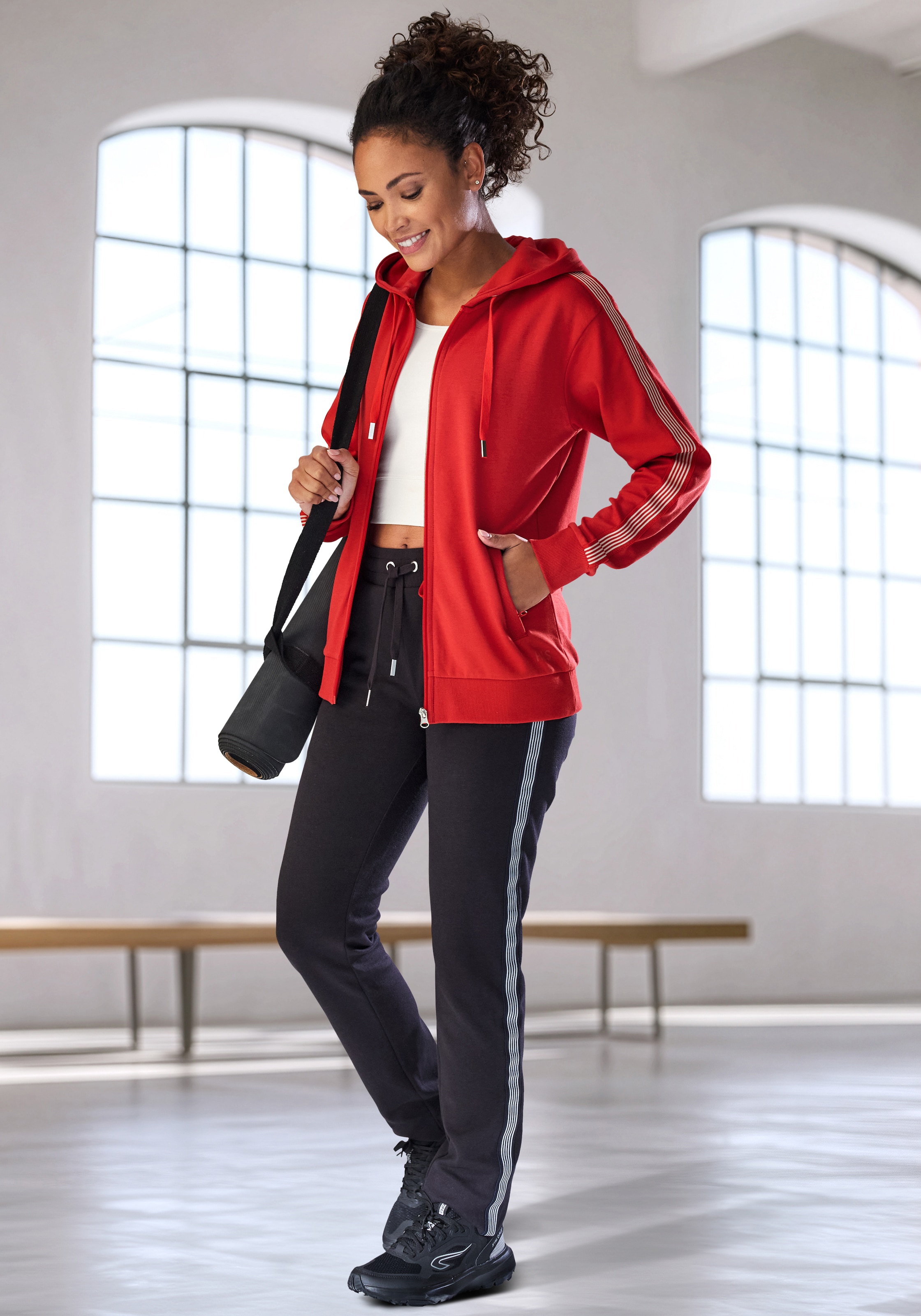 H.I.S Sweat à capuche mit seitlichem Tapestreifen