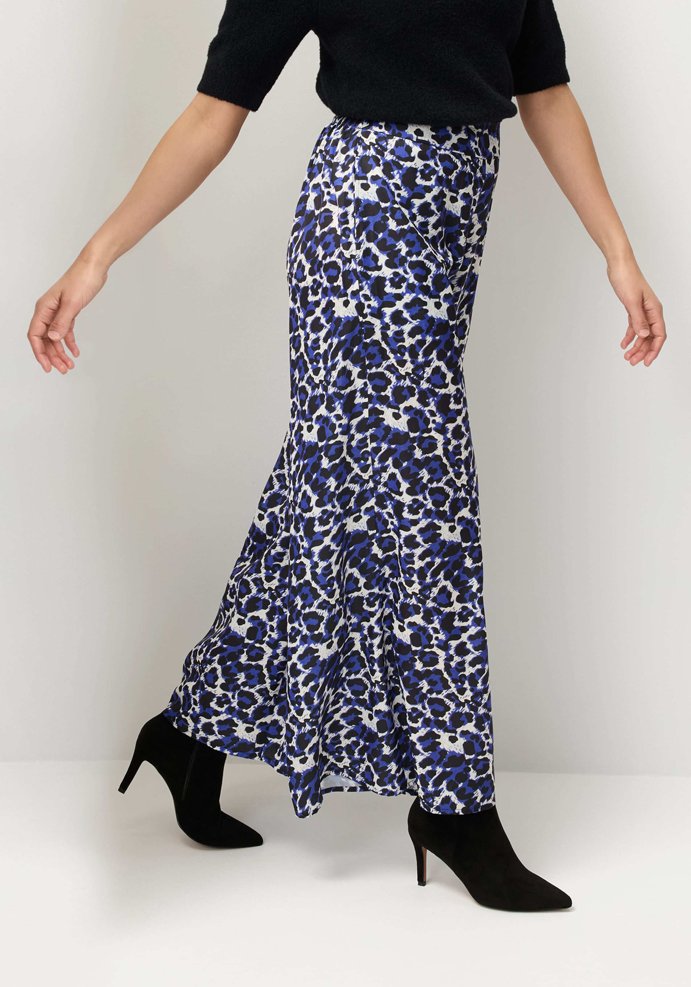 LASCANA Webhose  aus leichter Satinqualität, weite Palazzohose, Stoffhose