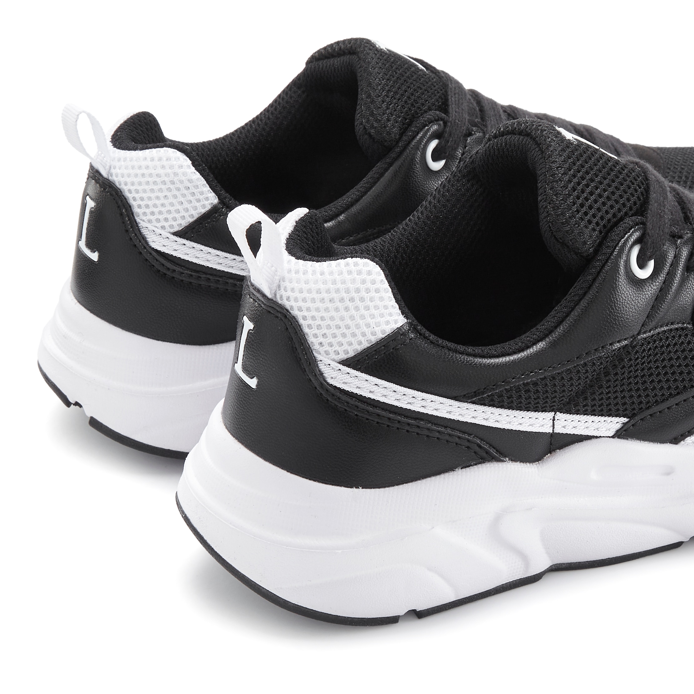 LASCANA Sneaker, mit ultraleichter Chunky-Sohle, Schnürhalbschuh, Freizeitschuh
