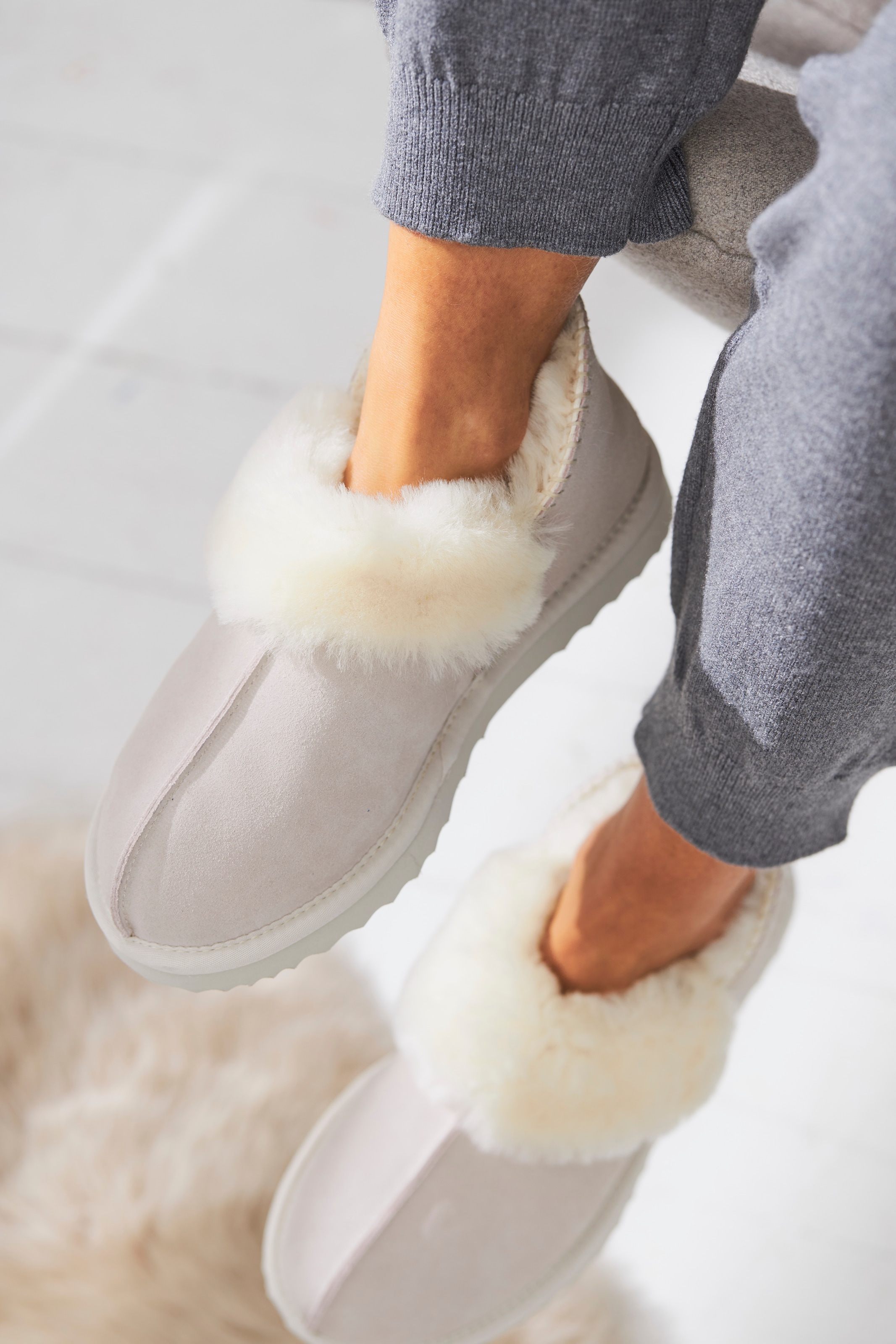 Vivance Hausschuh »Plüsch Hausschuh, Pantolette, Pantoffel, Homeslippers«  Plüsch Hausschuh, Pantolette, Pantoffel aus Lammfell