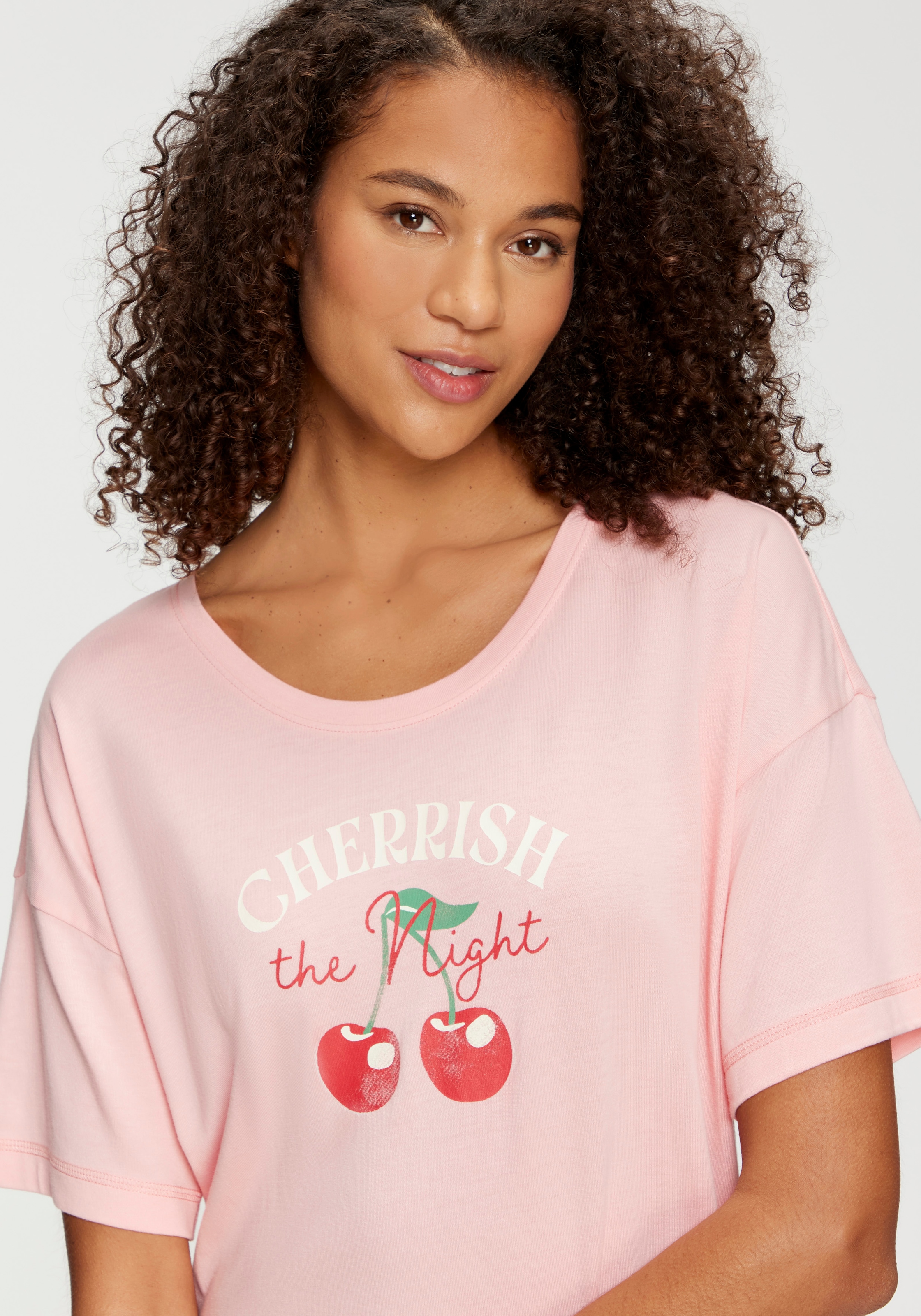 Vivance Dreams by Lascana Chemise de nuit avec joli imprimé fruits