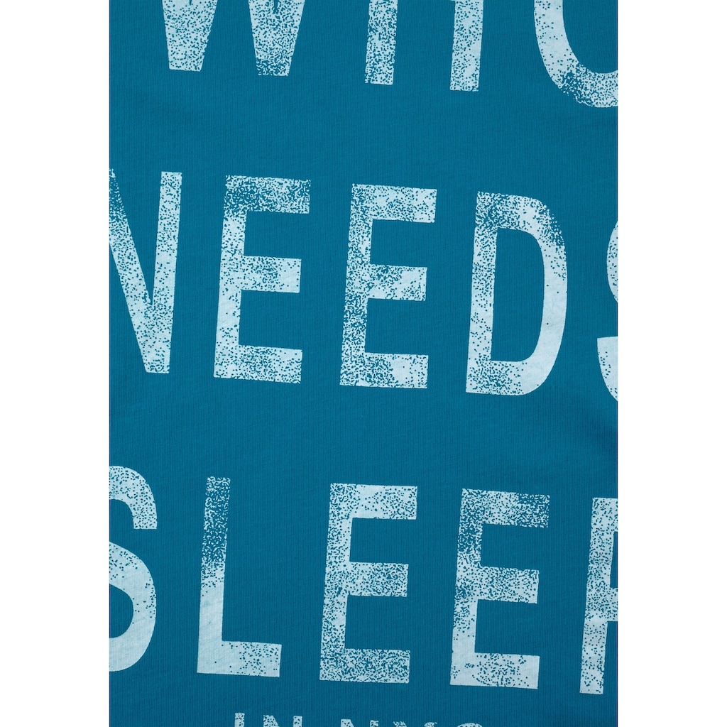 AUTHENTIC LE JOGGER Pyjama, (2 tlg., 1 Stück), Schlafanzug mit Spruch "Who needs sleep"