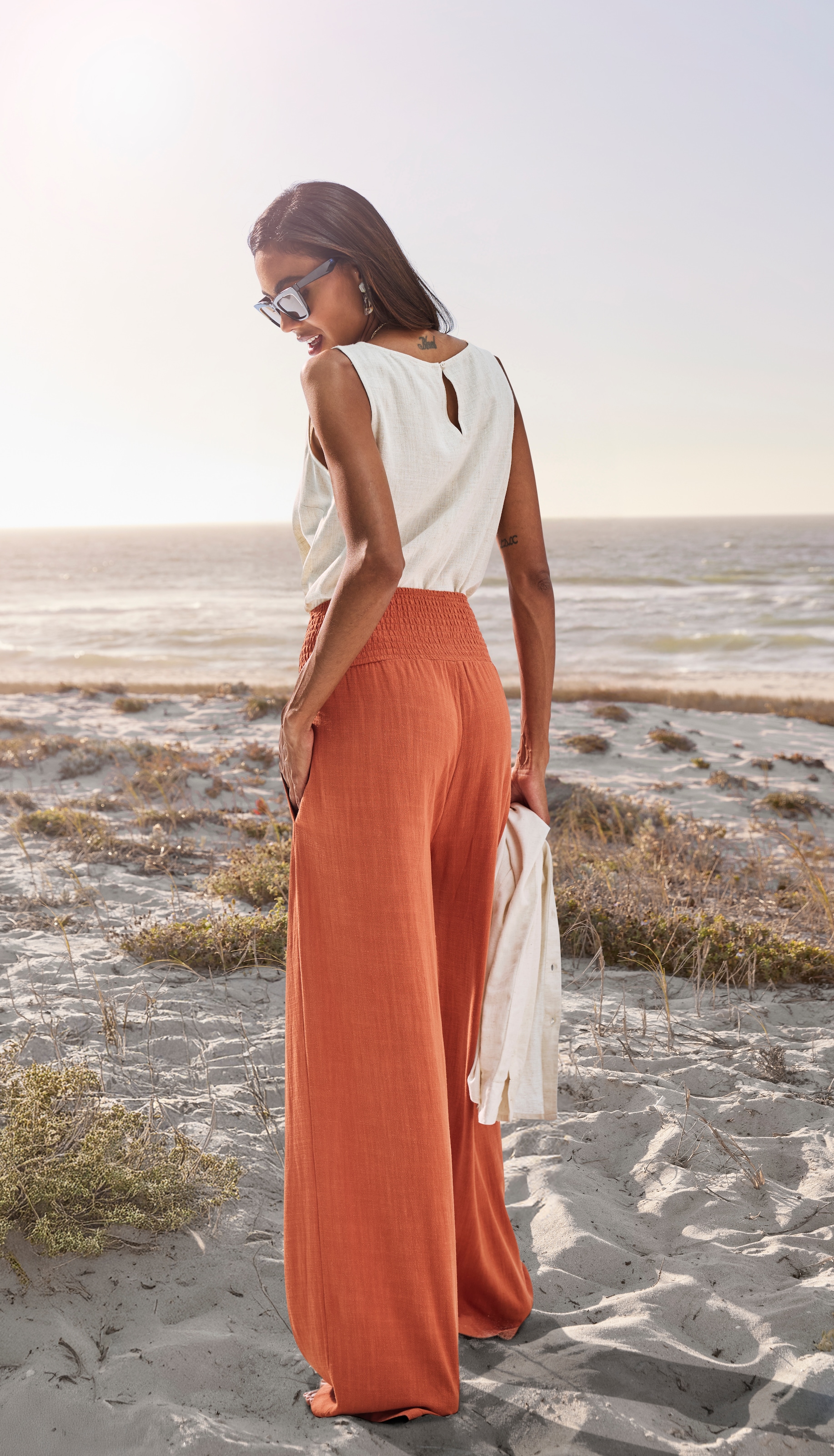 French Connection Leinenhose  mit gerafftem Bund, weite Palazzohose für den Sommer